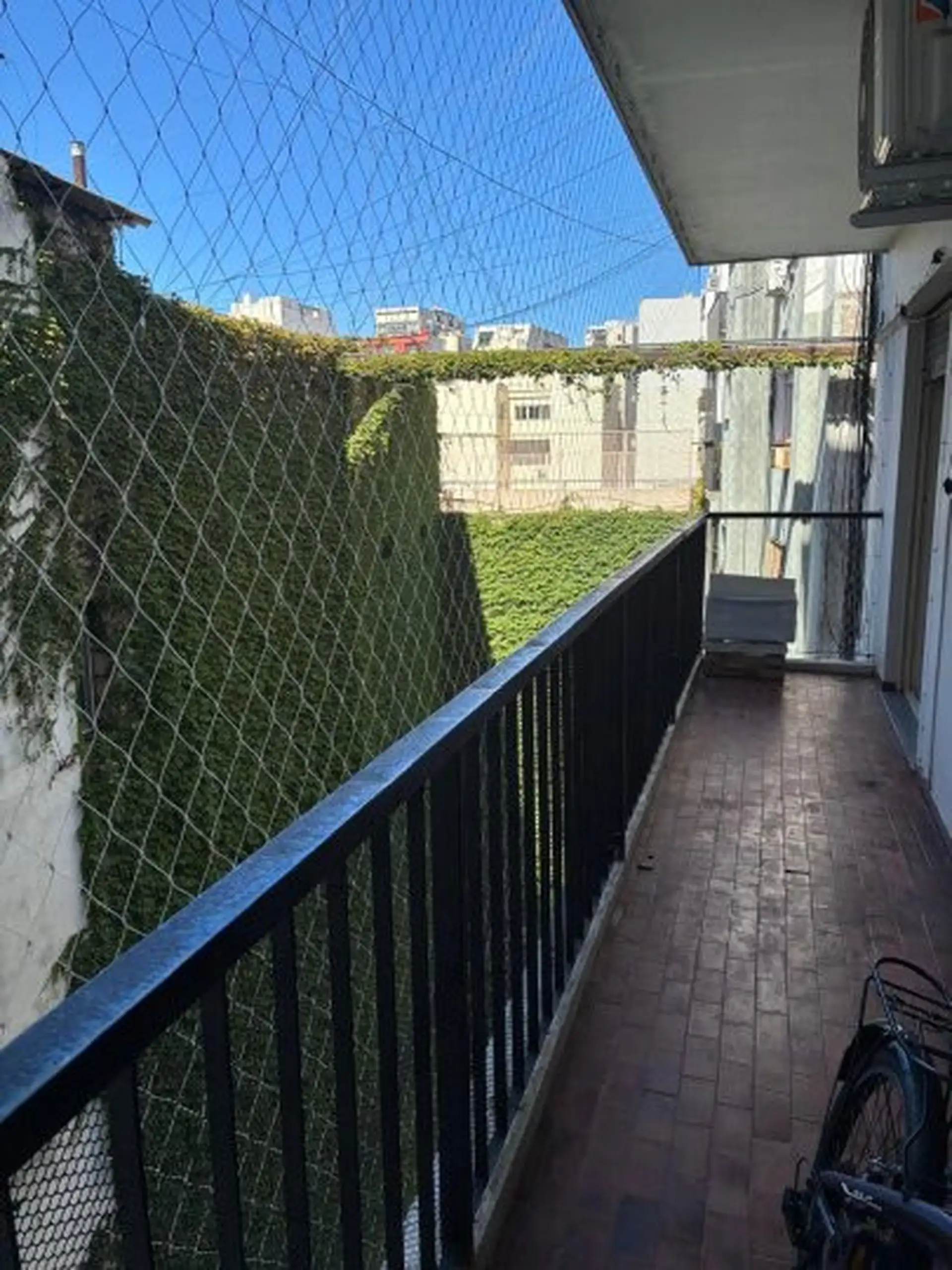 Two-bedroom apartment with balcony in Recoleta