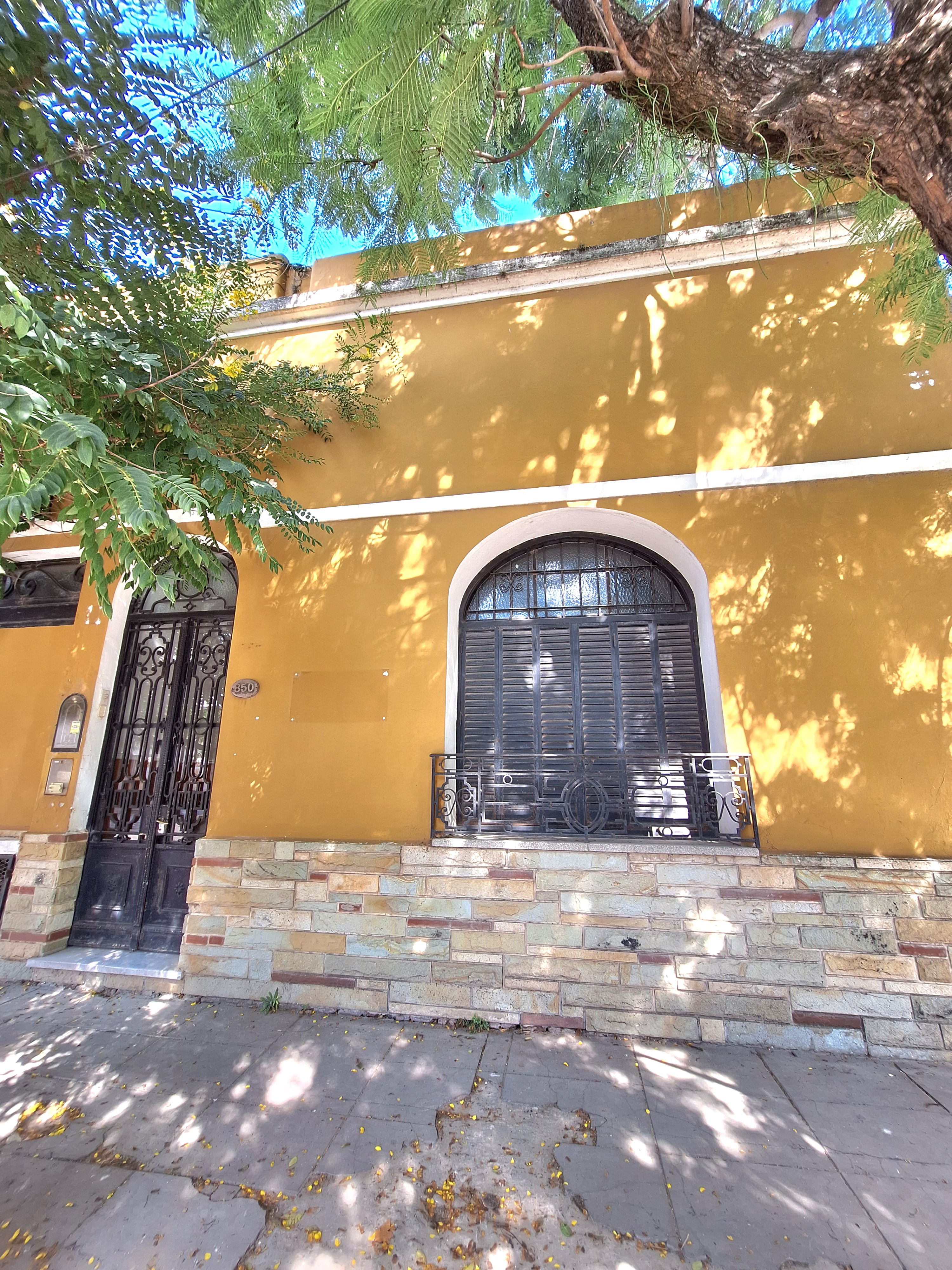 Two-bedroom house for rent in Zárate city centre