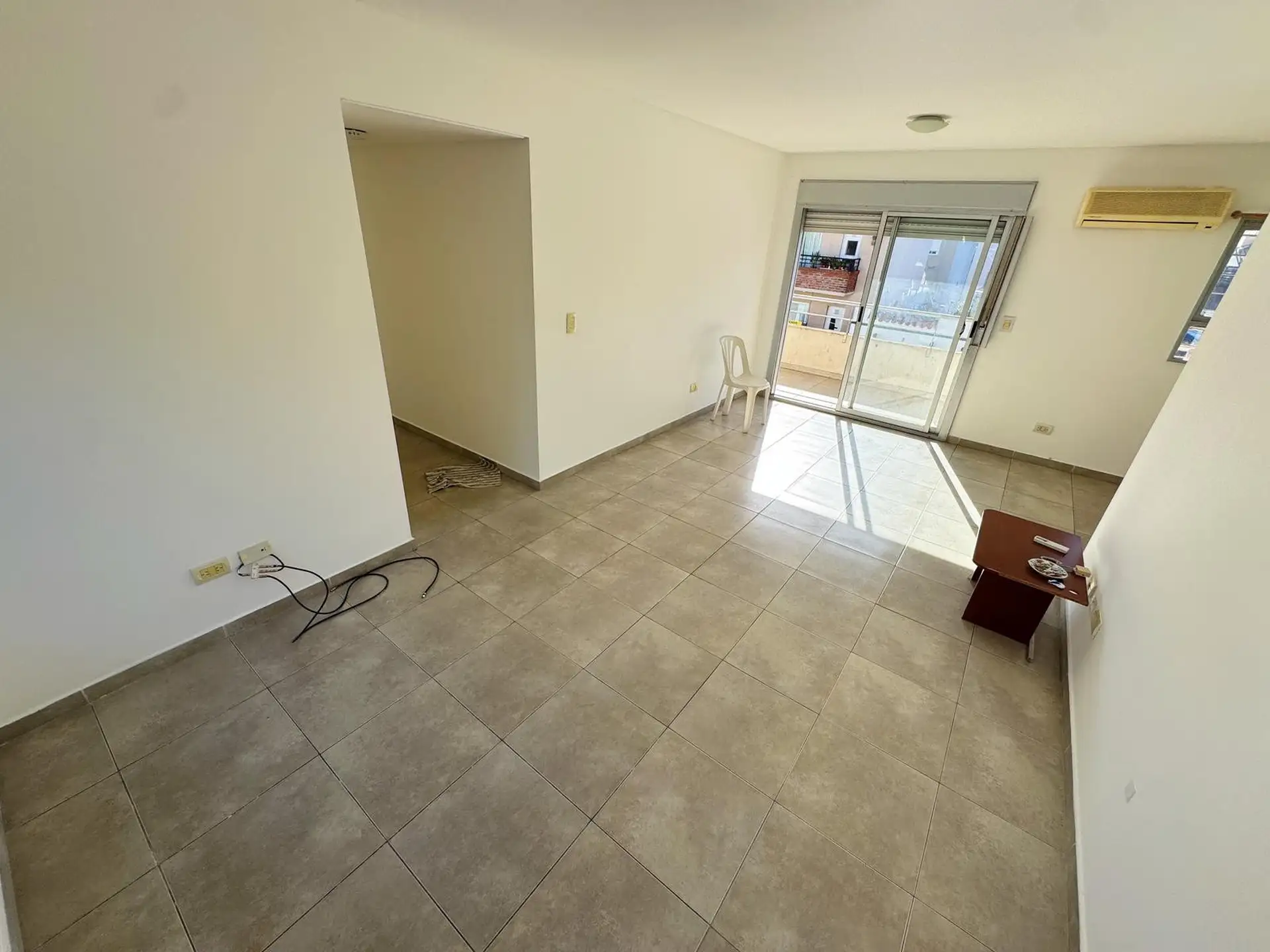 Three-room apartment with 2 bedrooms in Victoria