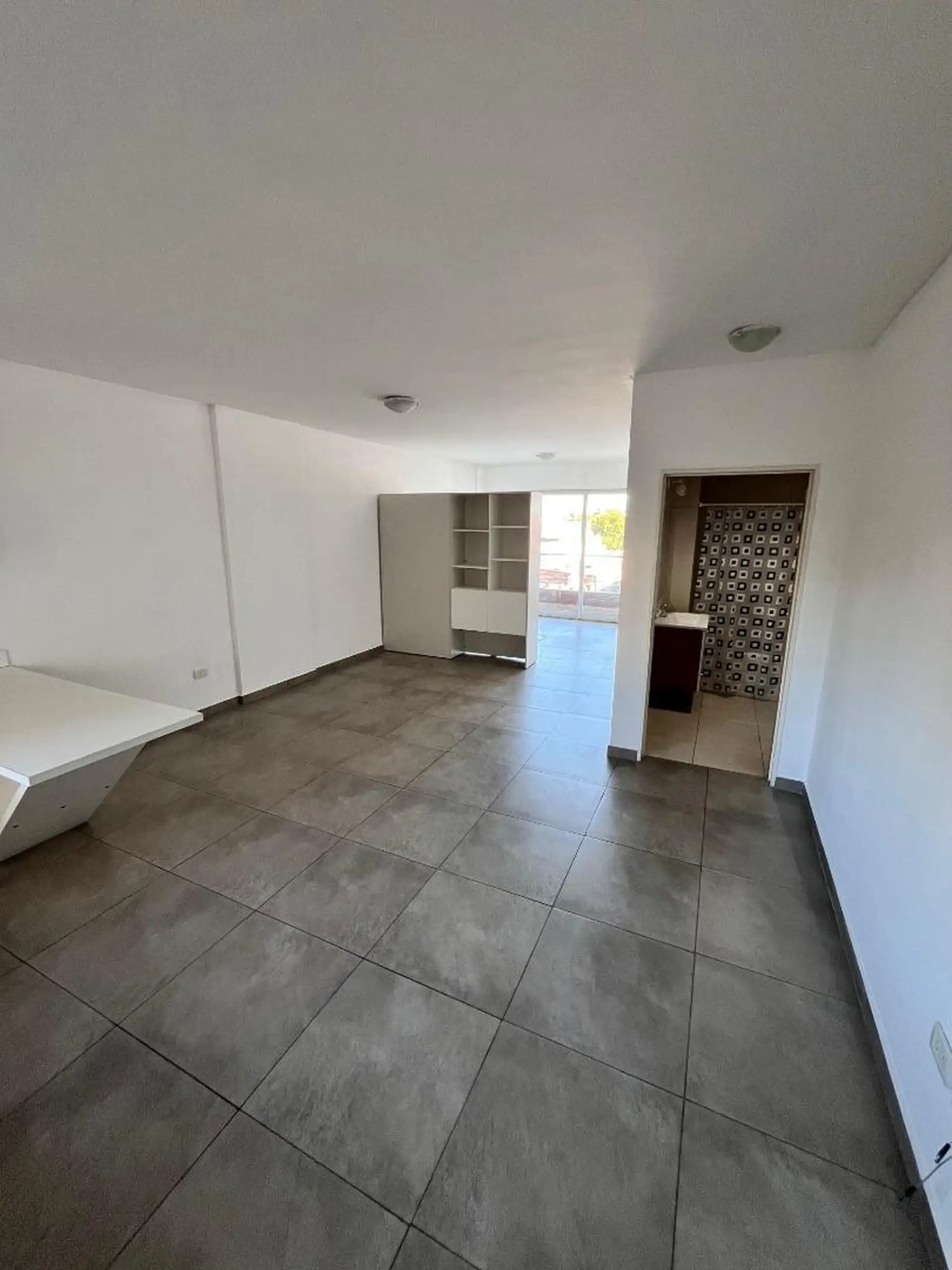 Departamento monoambiente con balcón en Parque Chacabuco