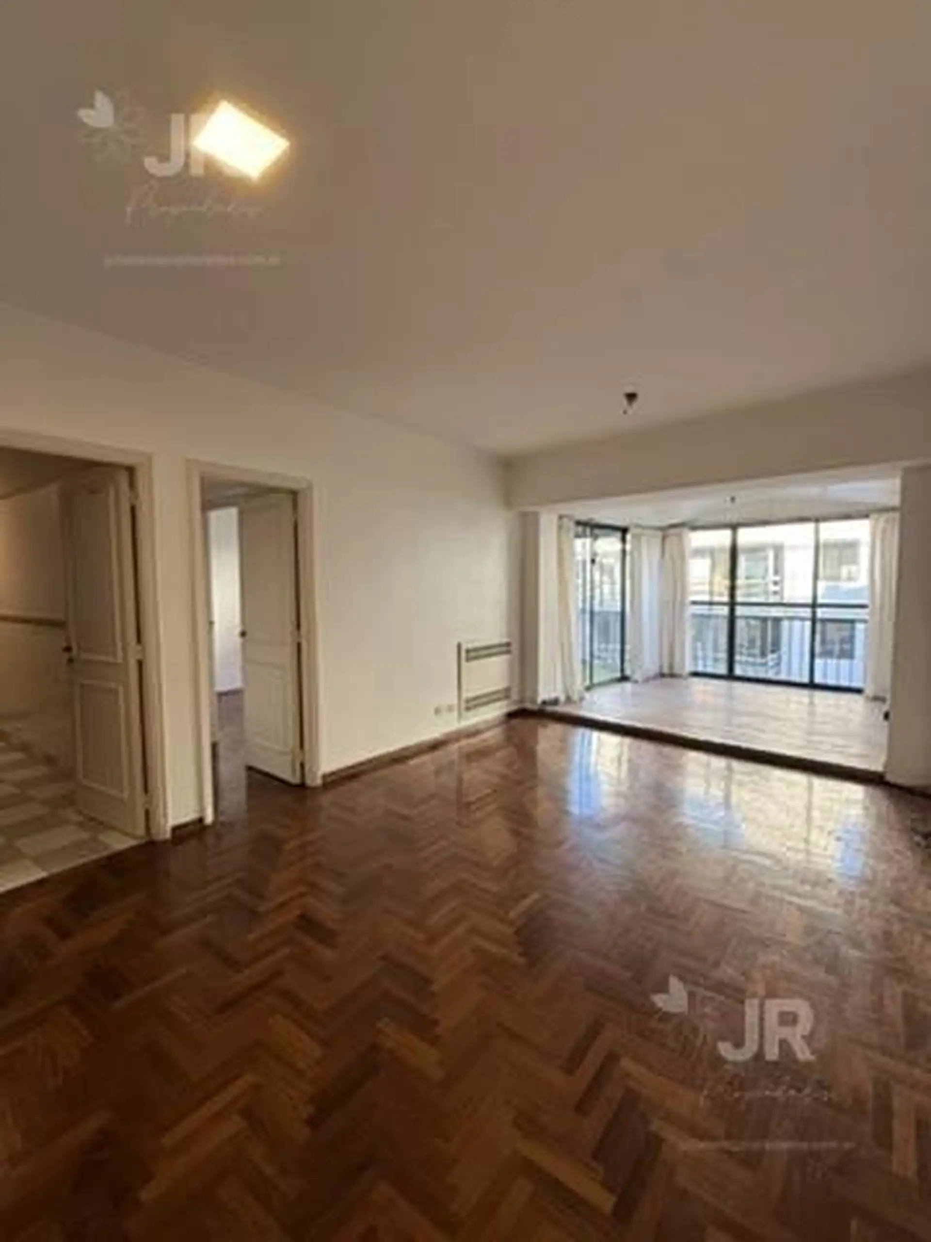 Apartamento de 2 quartos com varanda-terraço e vaga fixa em Palermo