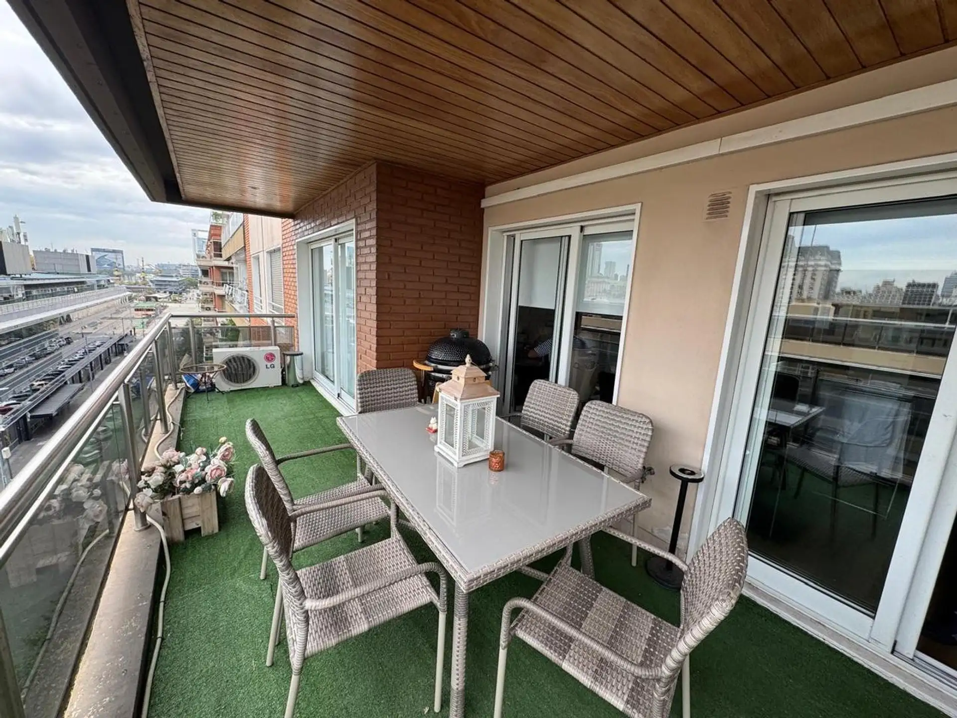 Apartamento de três quartos para aluguel temporário em Puerto Madero