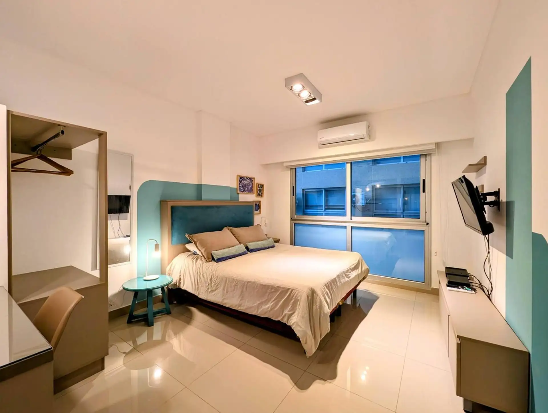 Furnished studio apartment in Monserrat