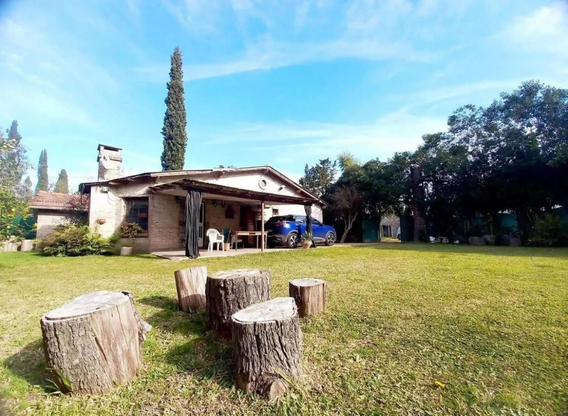 Casa de 2 dormitórios em aluguel em Diagonal 209