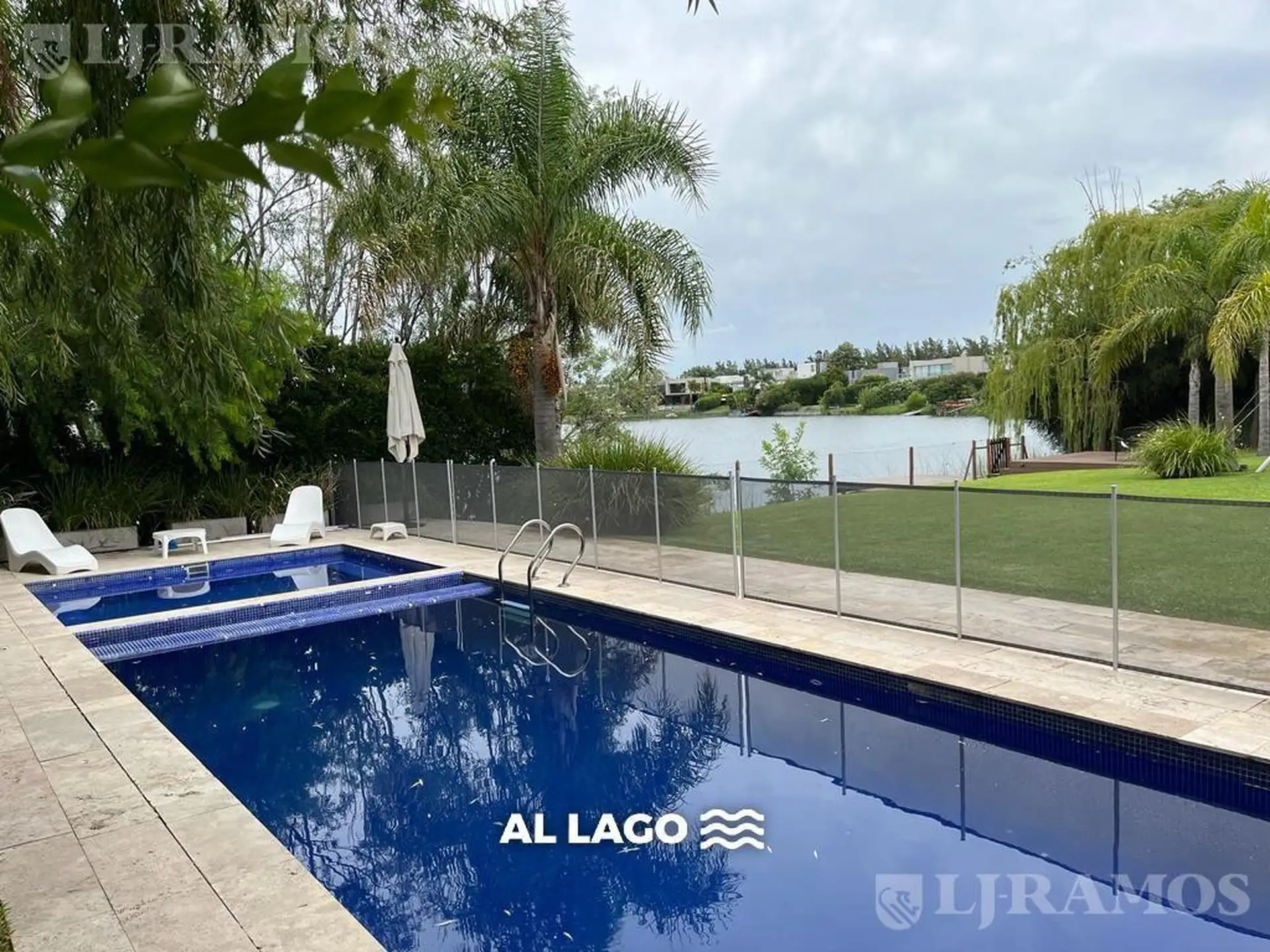 Furnished four-bedroom house by the lagoon in Nordelta