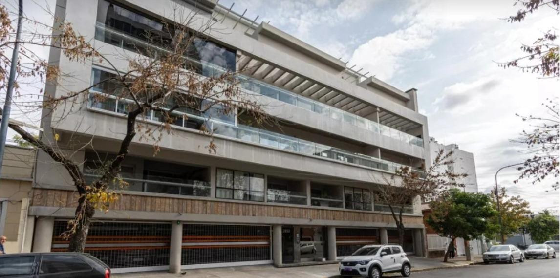 Apartamento de três ambientes com 2 dormitórios em Coghlan