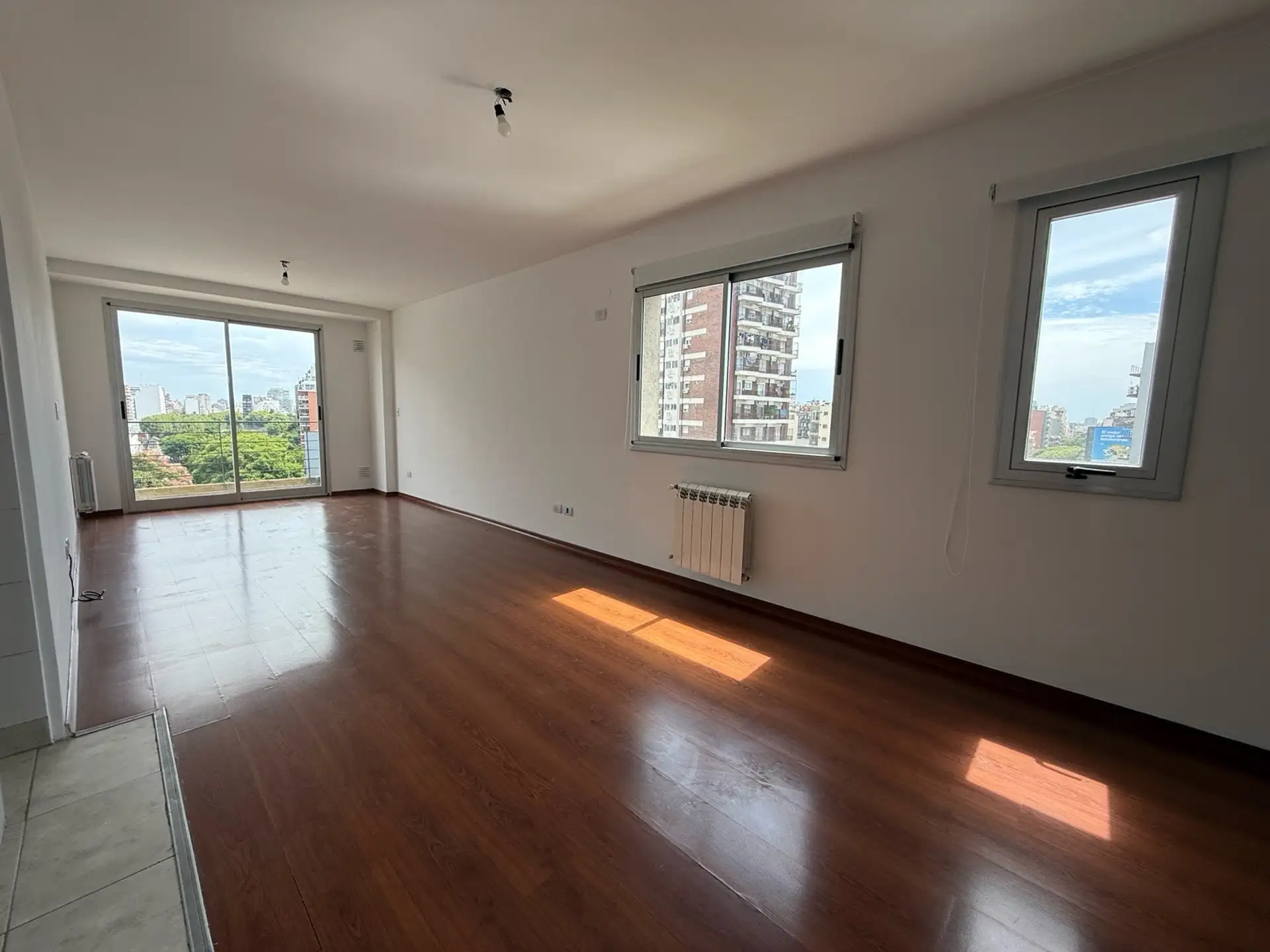 Monoambiente con cochera fija cubierta en Villa Urquiza