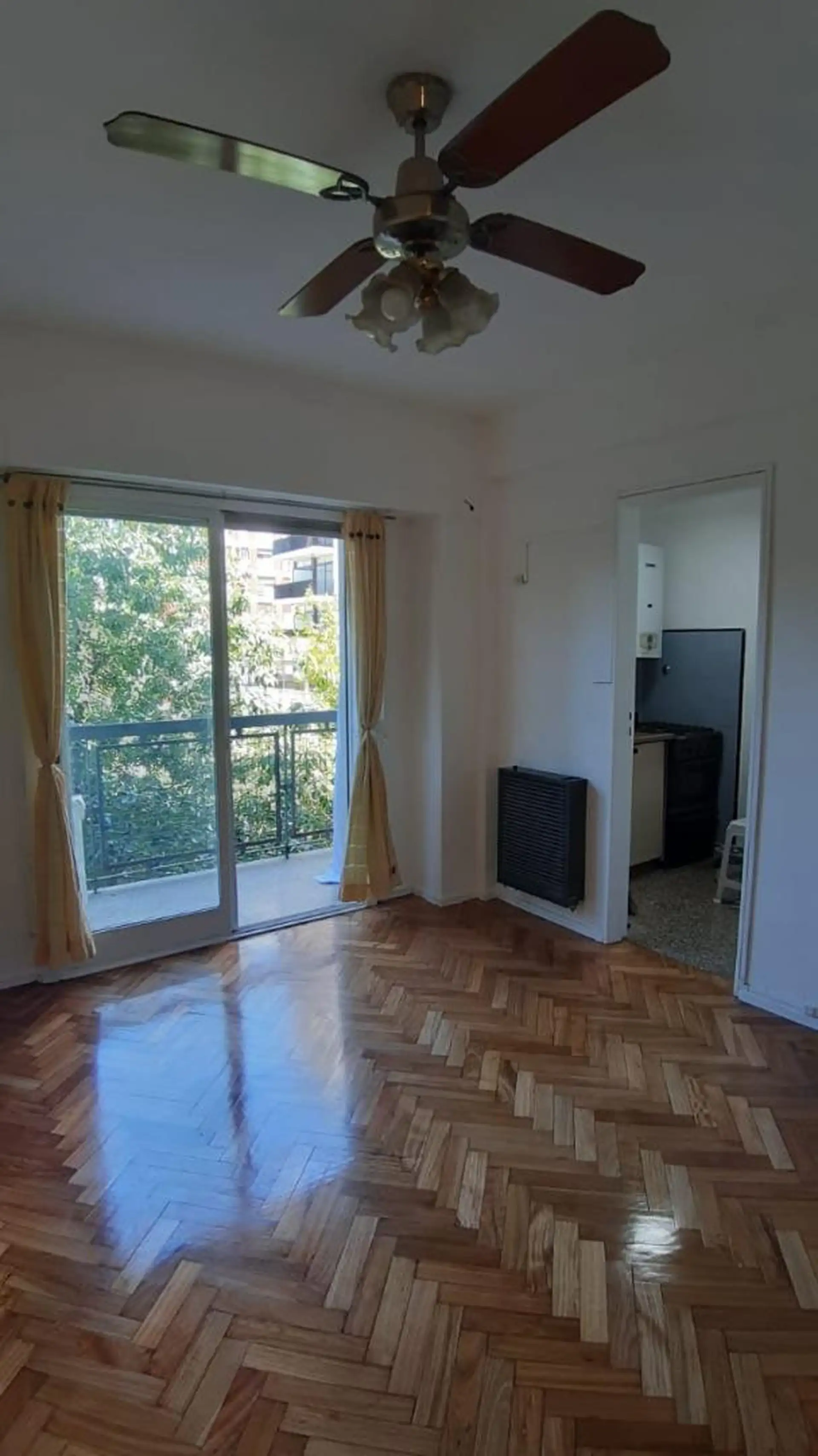 Monoambiente con balcón en San Cristóbal