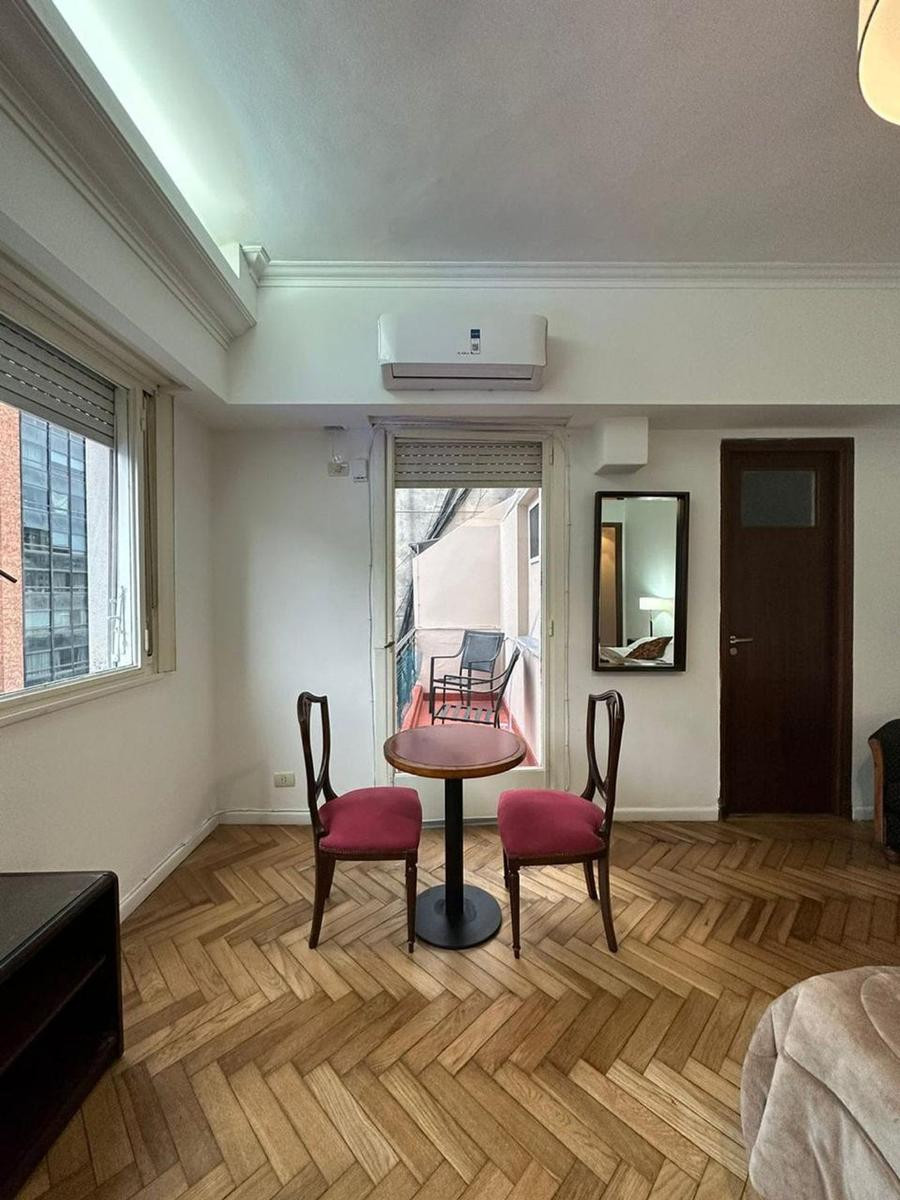 Monoambiente con balcón en San Nicolás