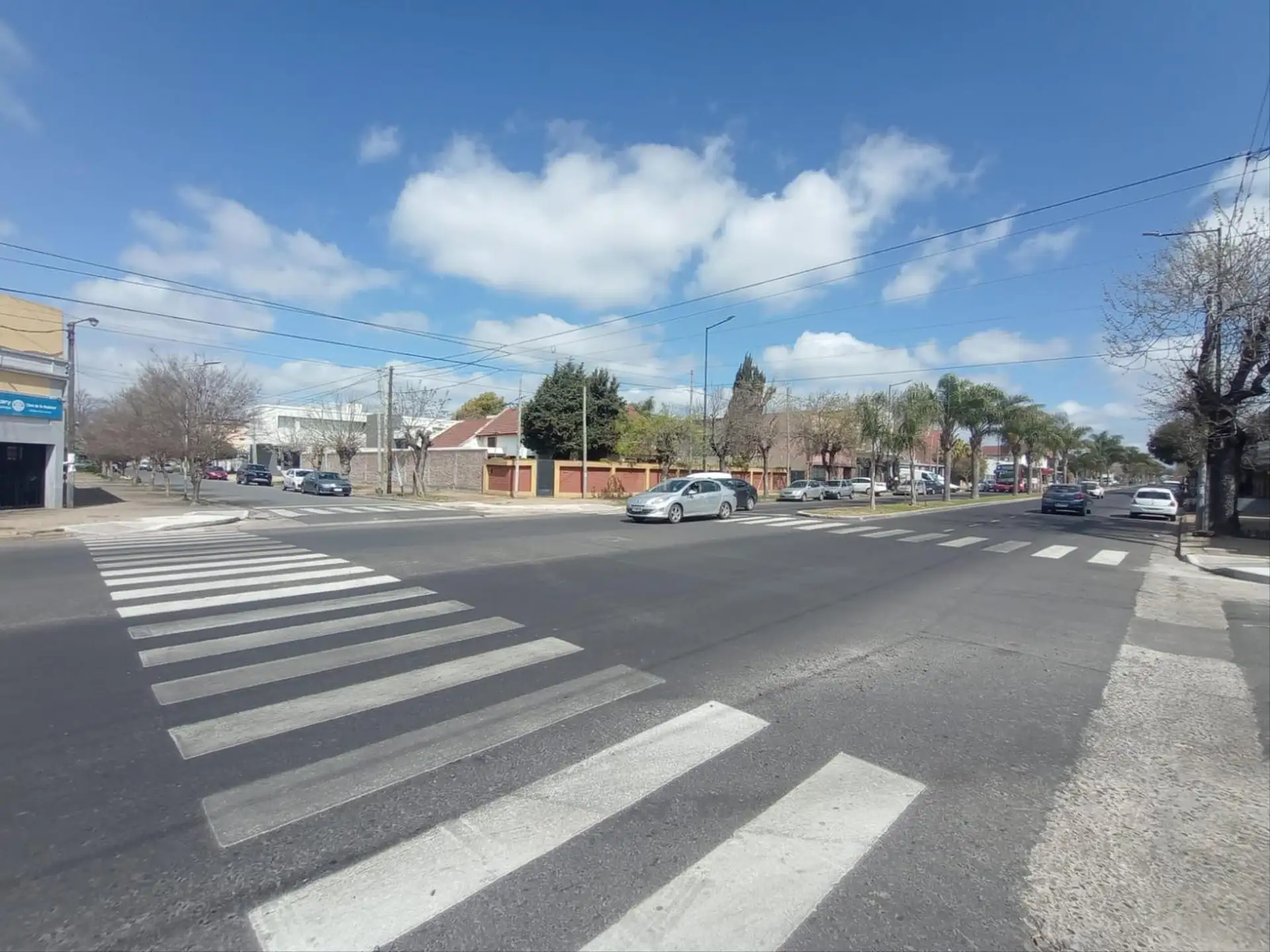 Casa de 4 quartos em lote de 30 m x 30 m