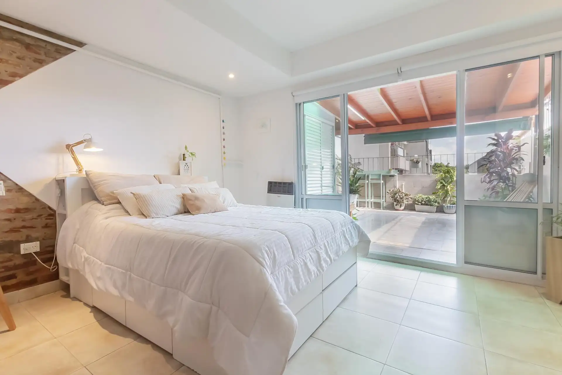 Kitnet mobiliada com pátio em Villa Devoto