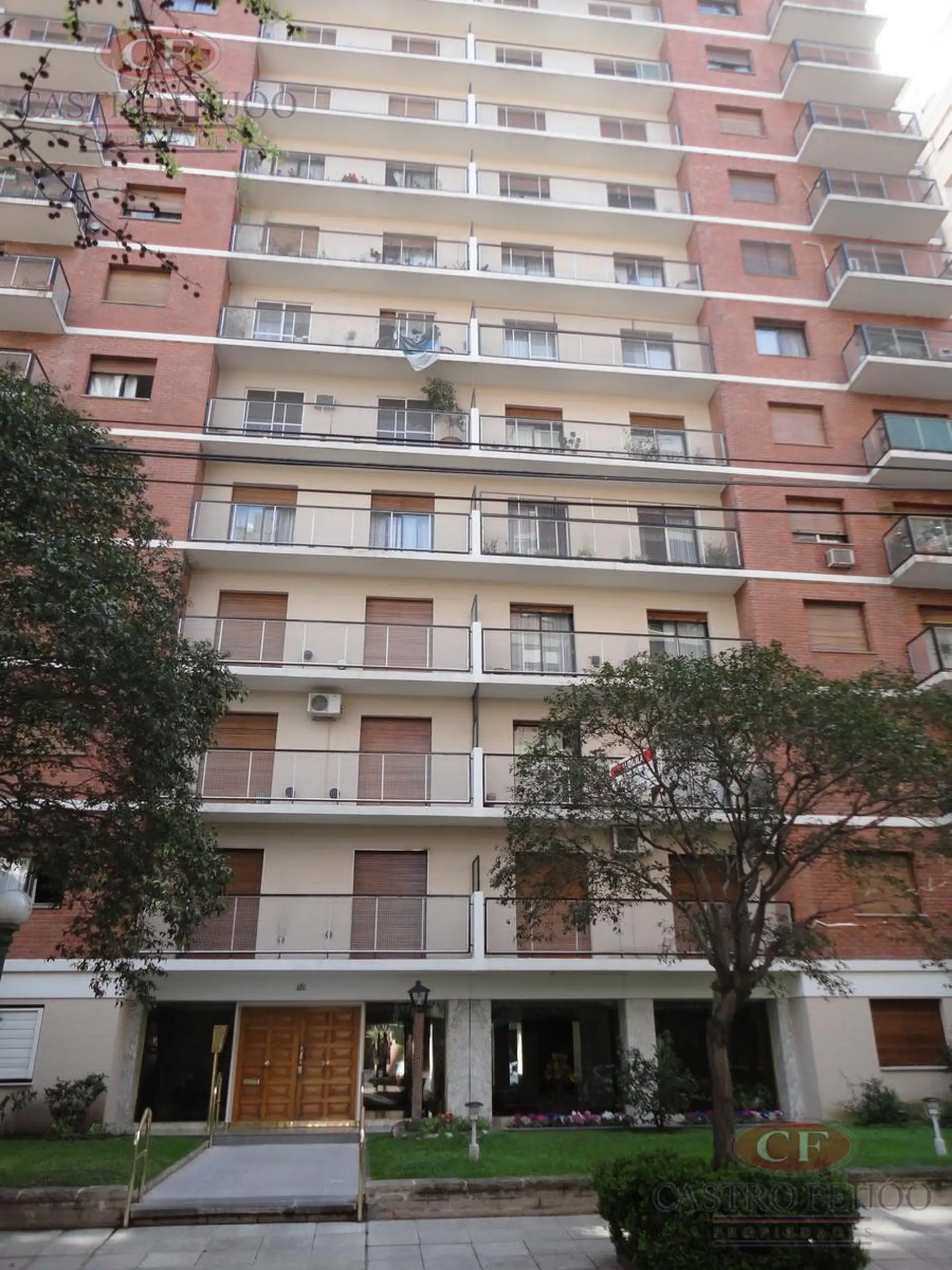 Departamento de 2 ambientes en Olivos, frente, con balcón
