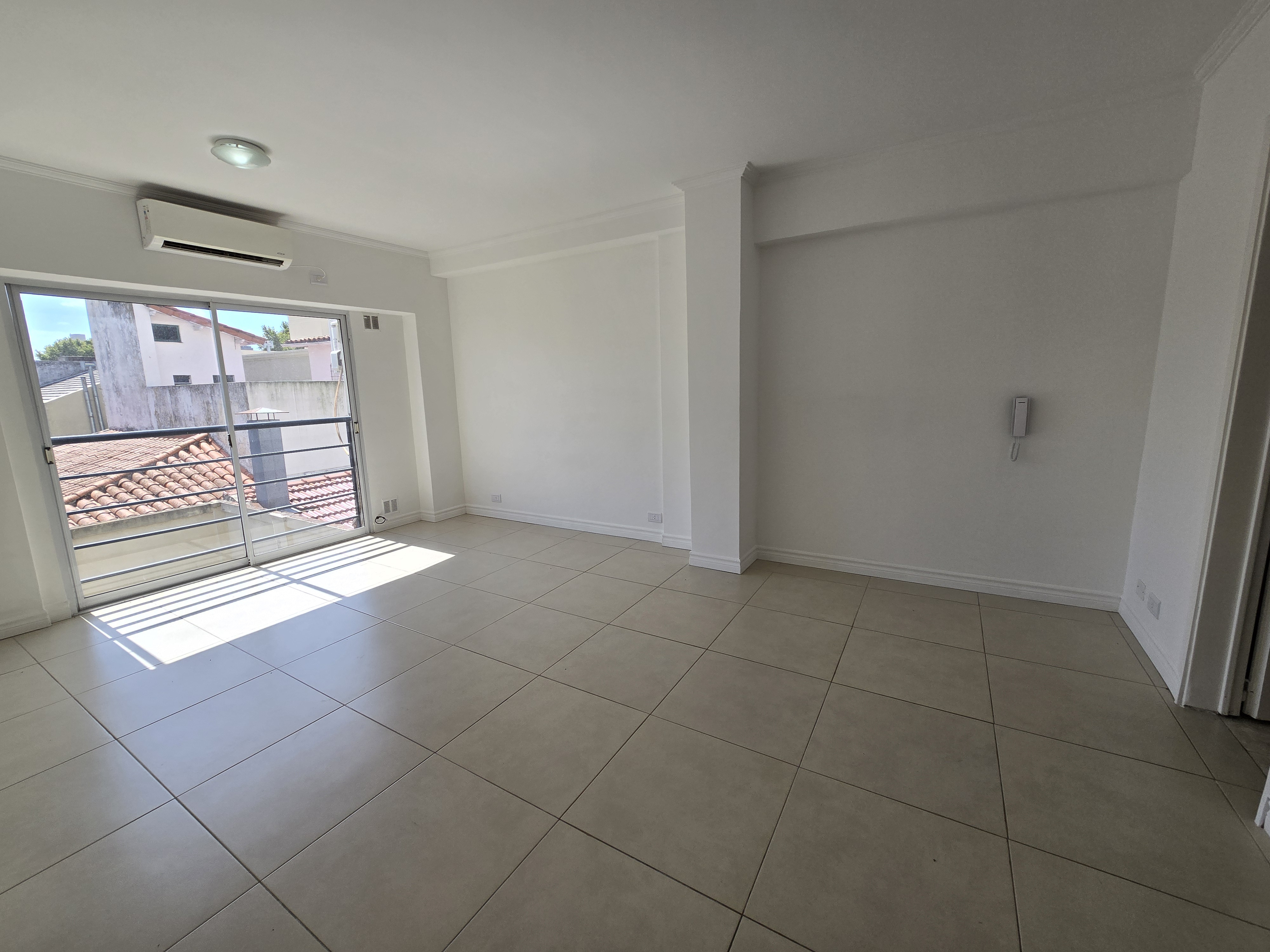 Departamento de 2 ambientes en alquiler en Lanús Oeste