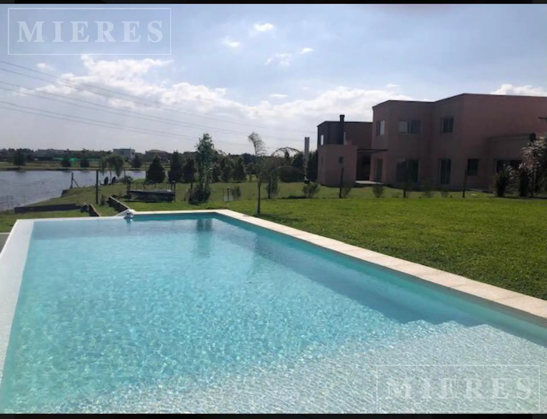 Casa de 3 dormitórios em Villanueva, Tigre