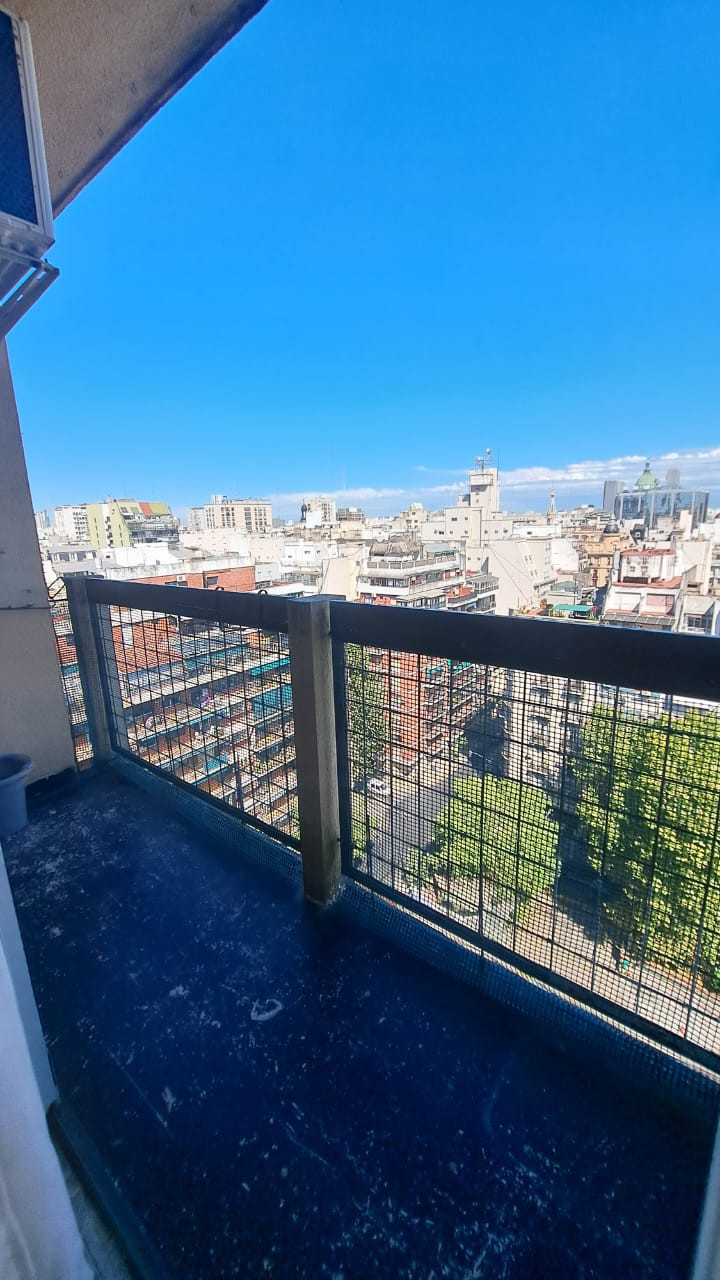 Departamento de 2 ambientes con balcón en Balvanera