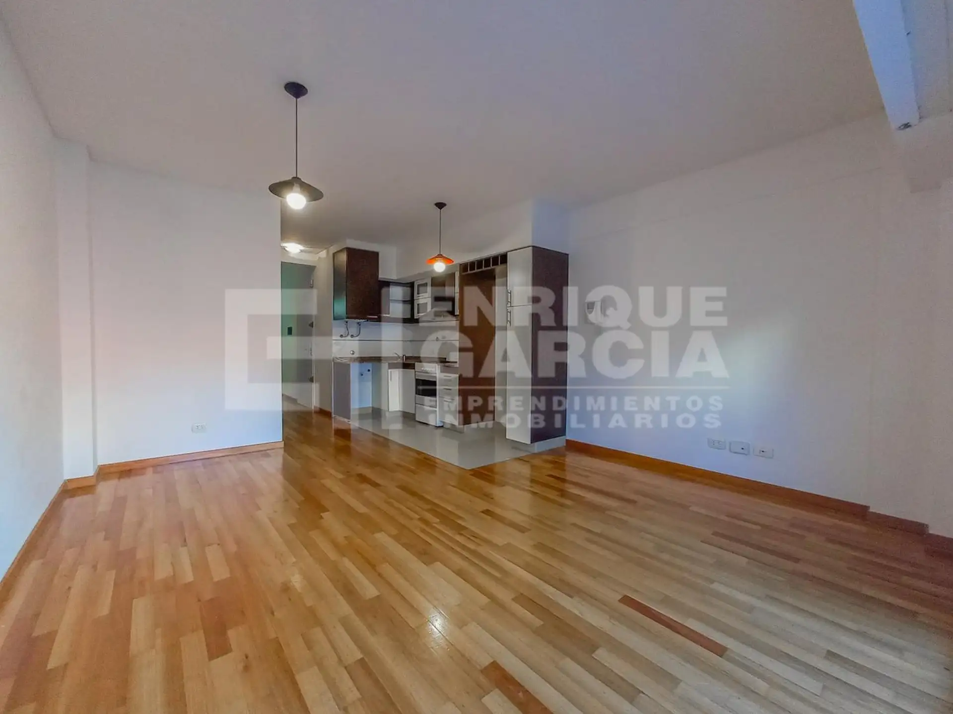 Apartamento de 2 ambientes com varanda e pátio em Villa Urquiza