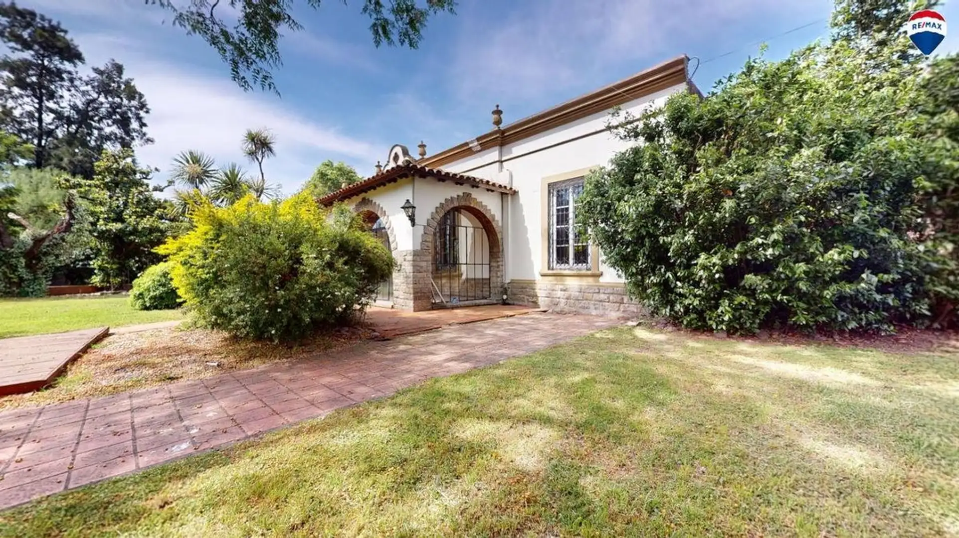 Casa de 2 dormitórios em Castelar, Ituzaingó