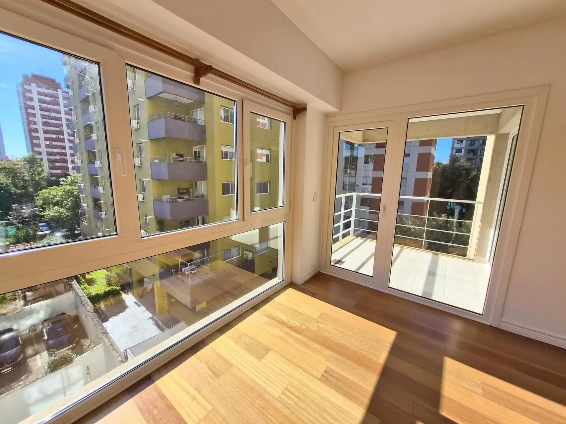 Departamento de 2 ambientes con cochera en Vicente López