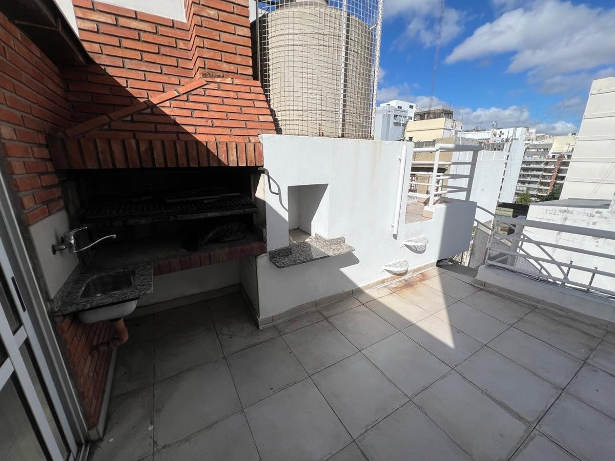 Triplex com 2 quartos e área de churrasco em Recoleta