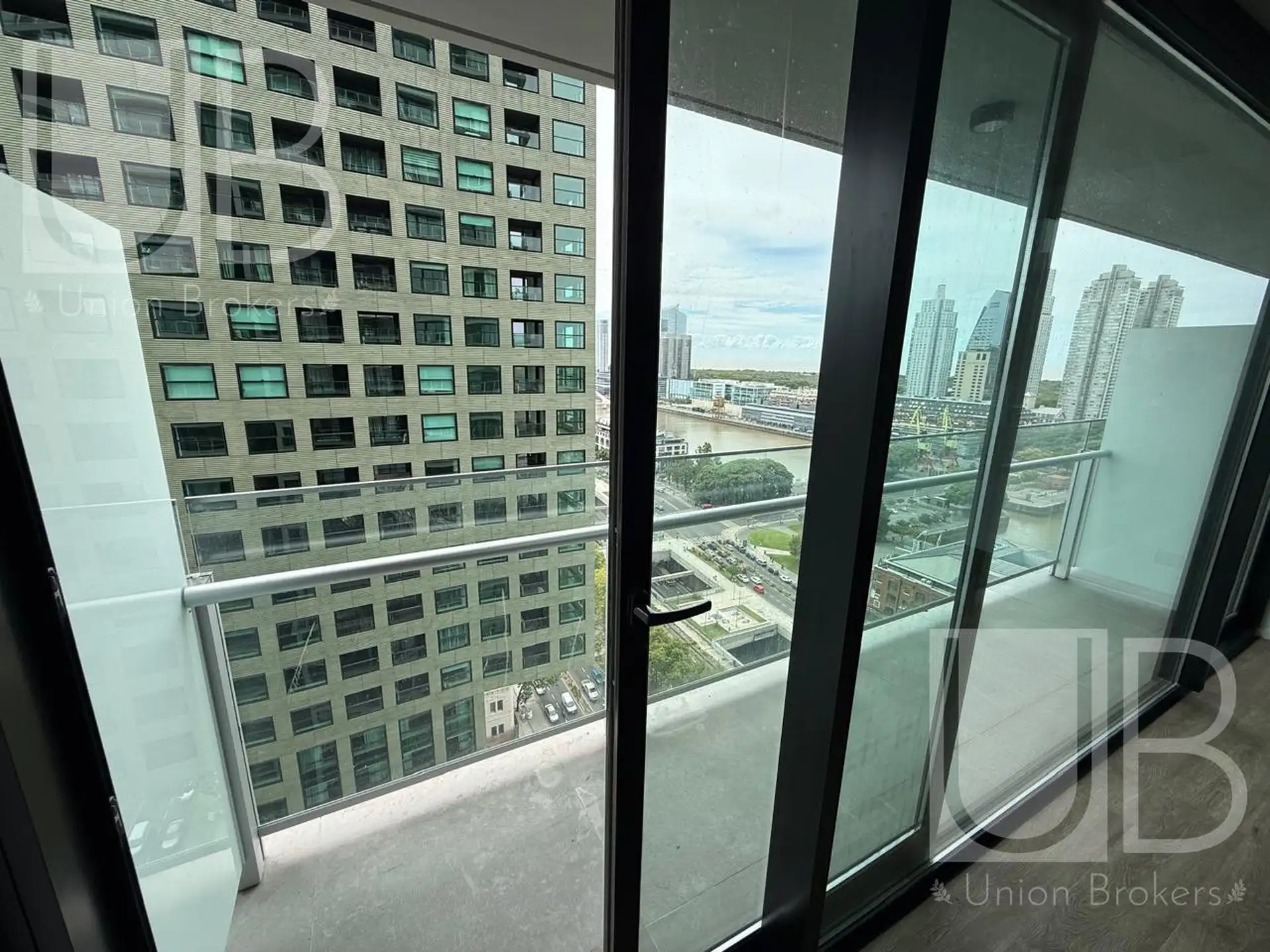 Kitnet de 1 ambiente com varanda em Puerto Madero