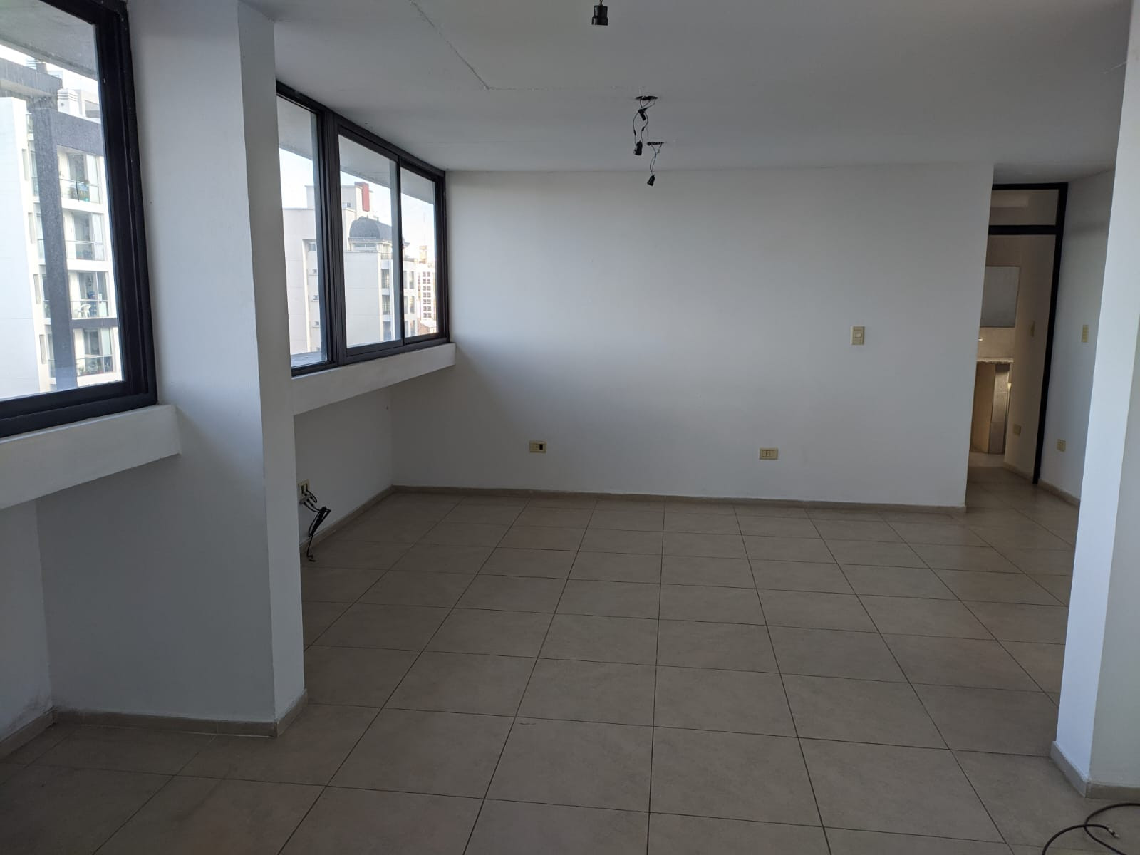 Departamento de 2 ambientes con 1 dormitorio en Plaza Rocha