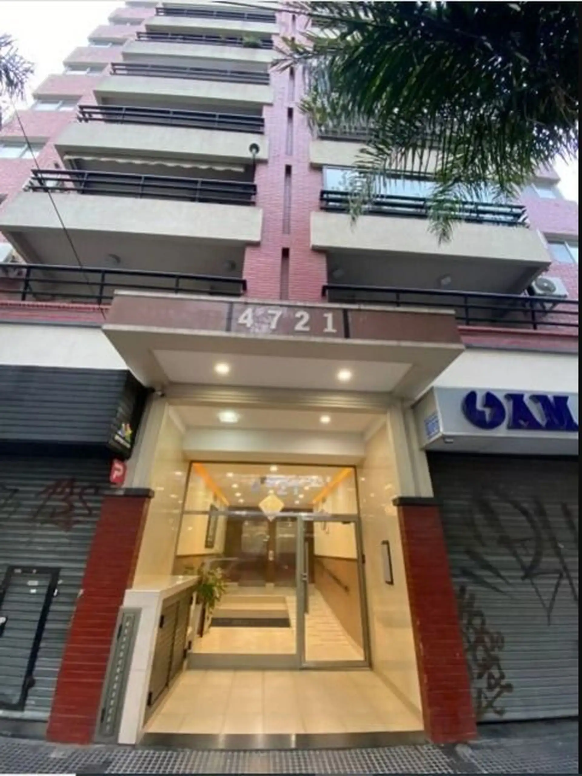 Трёхкомнатная квартира с 2 спальнями в Caseros