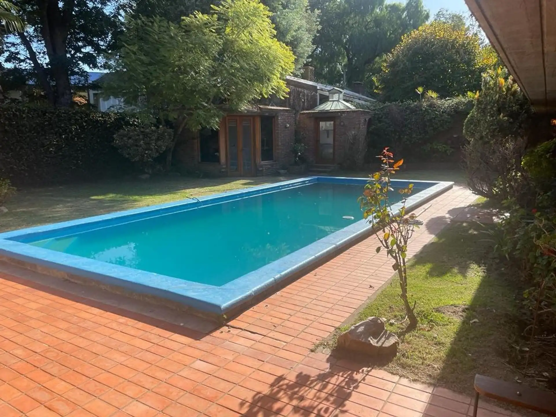 Three-bedroom house for rent in Victoria