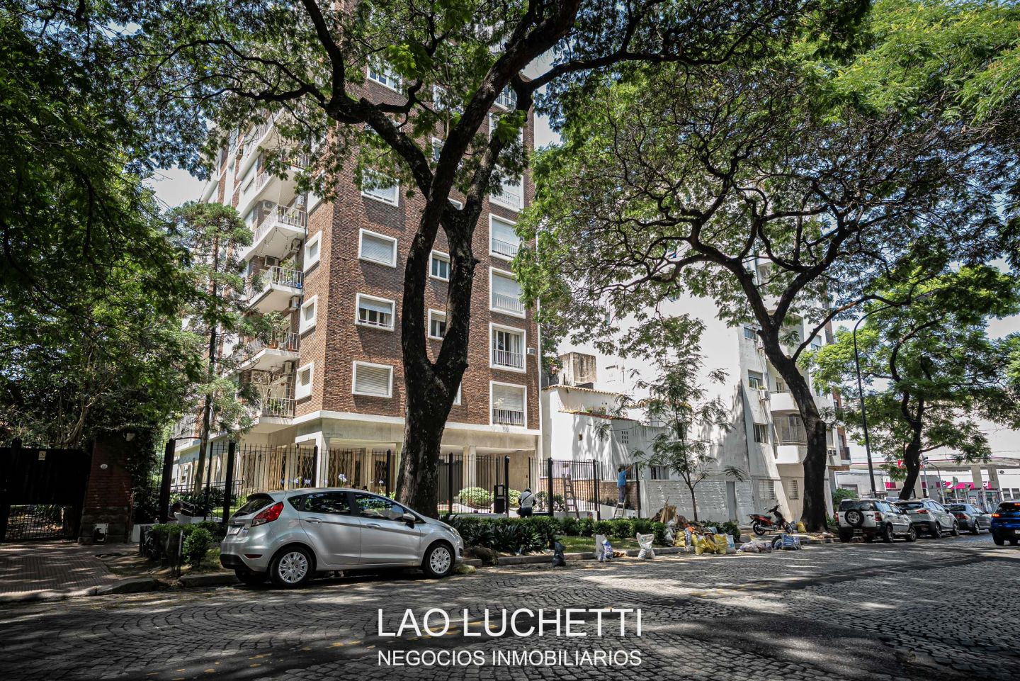 Semipiso de 3 dormitorios con dependencia y cochera en Villa Ortúzar