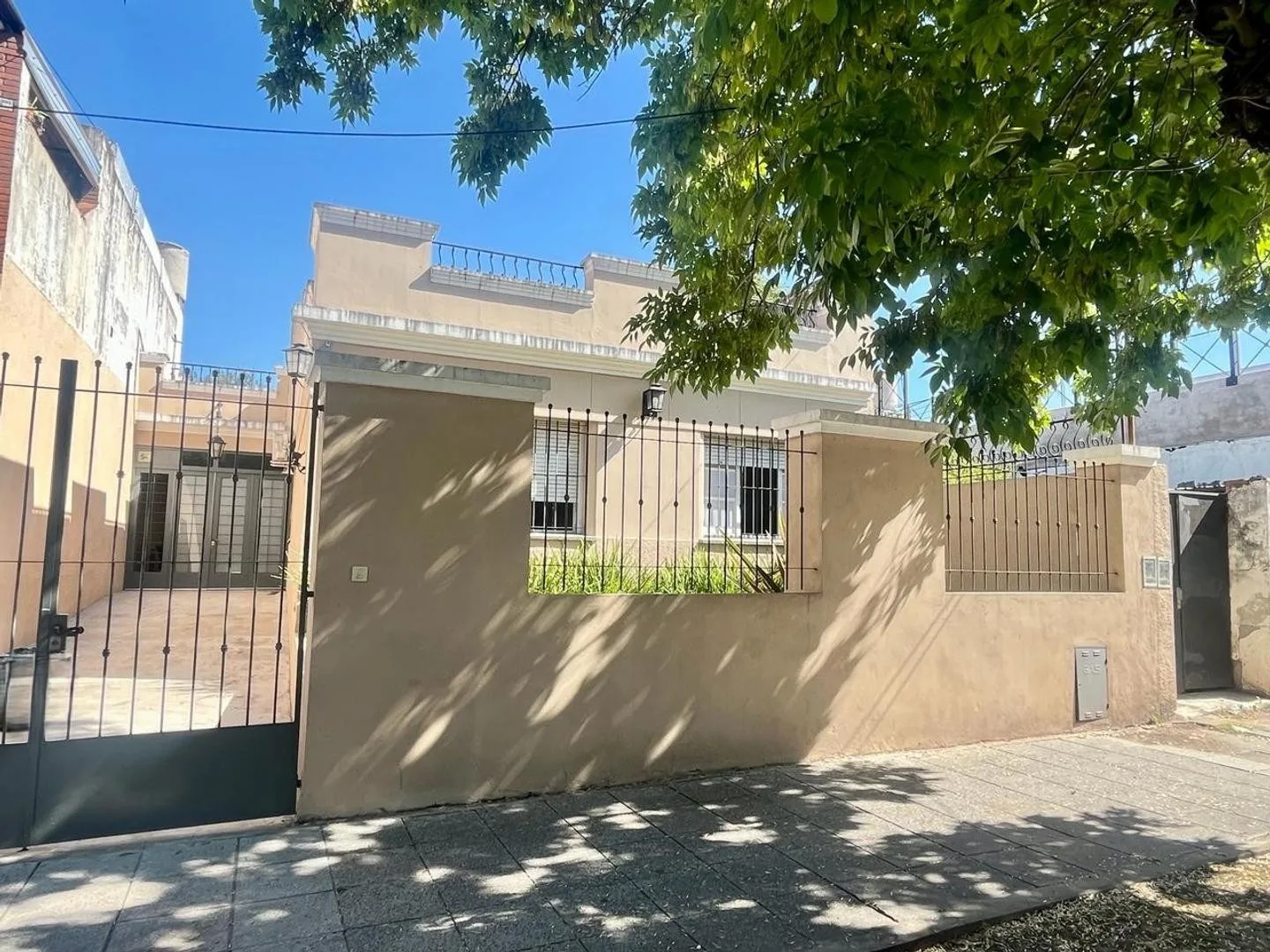 House with 5 bedrooms in Morón