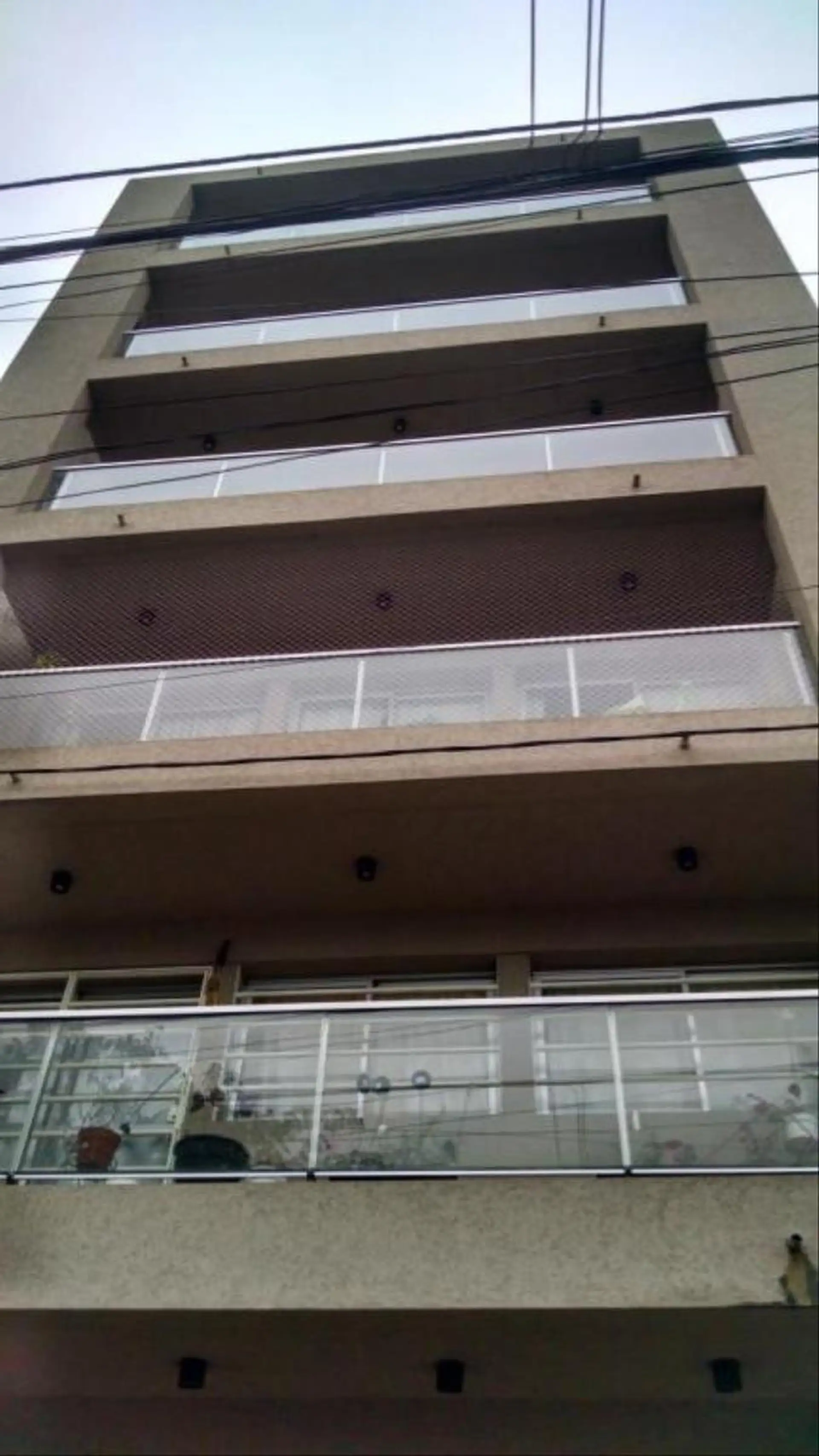 Departamento de 2 ambientes con garaje descubierto en La Plata