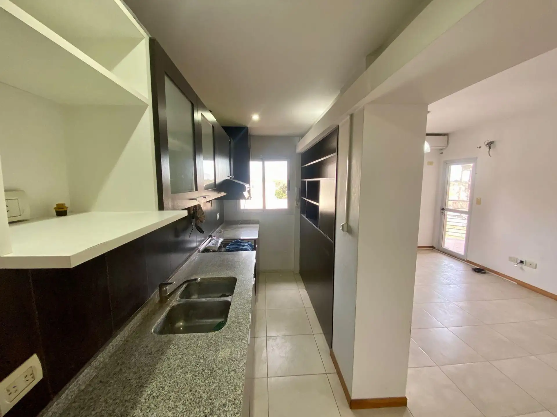 Departamento de 2 ambientes con cochera en San Miguel