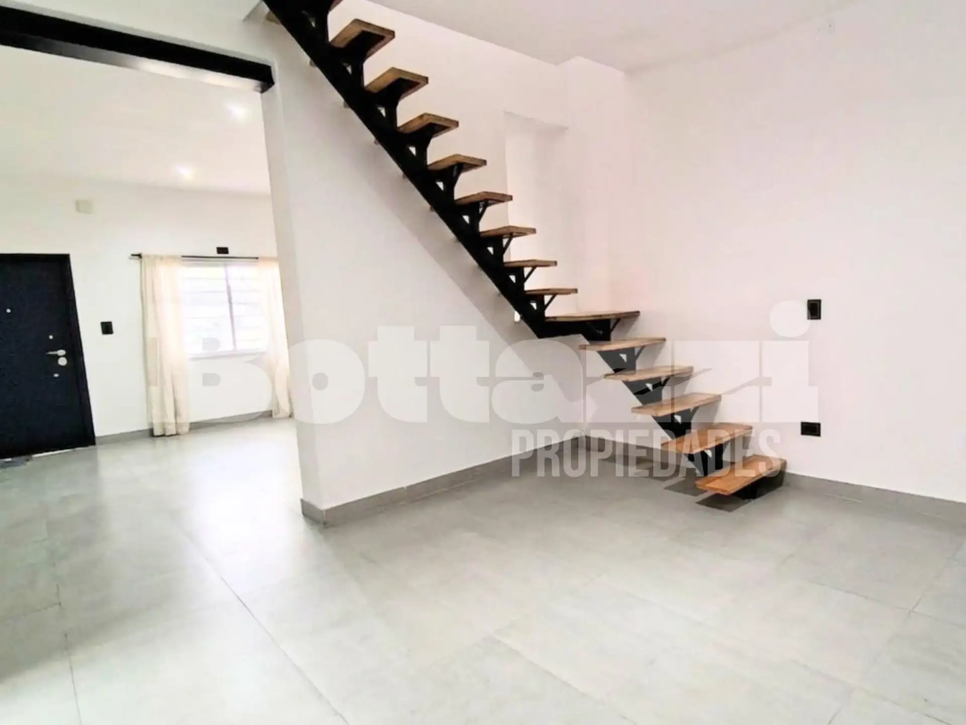 PH de 2 ambientes y medio con terraza en Lanús