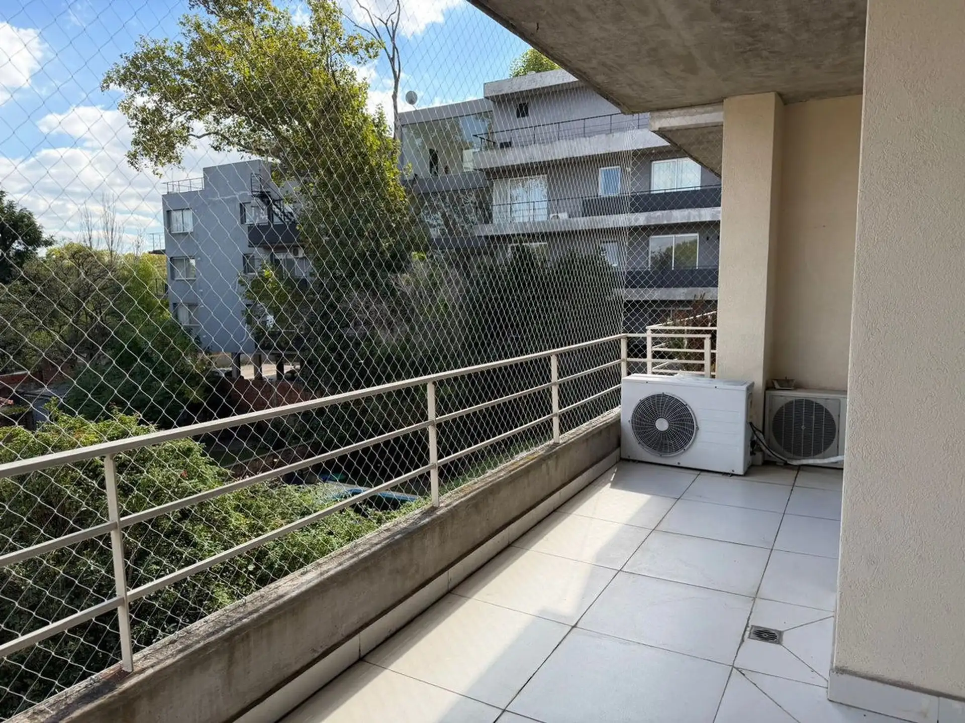 Two-room apartment with assigned parking in Tigre Centro