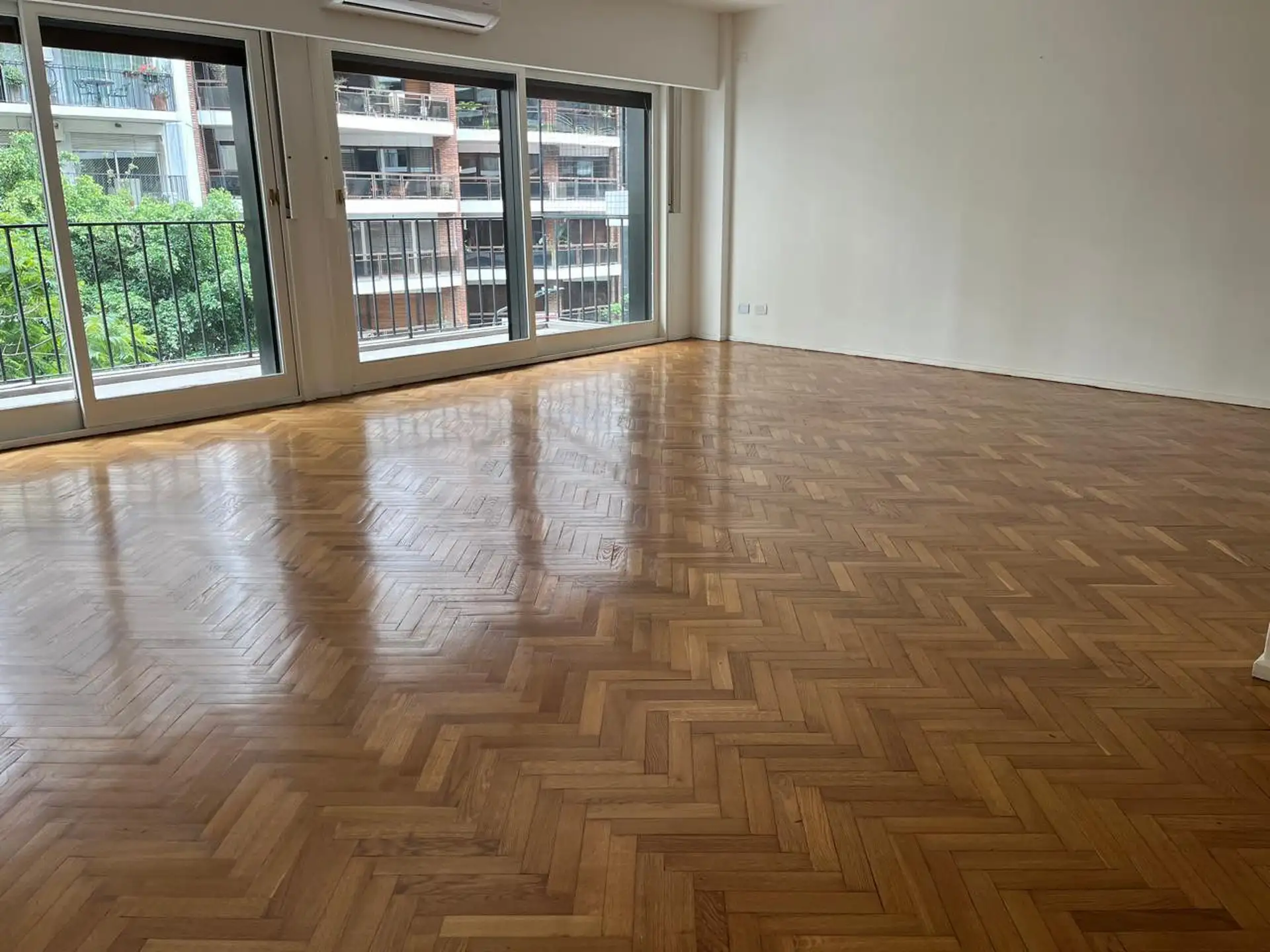 Departamento de 4 ambientes con cochera en Recoleta