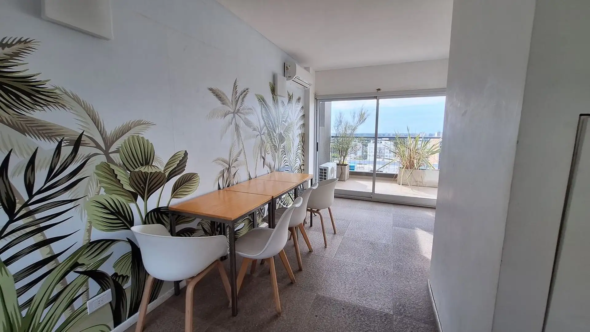 Monoambiente con balcón y amenities en Villa Urquiza