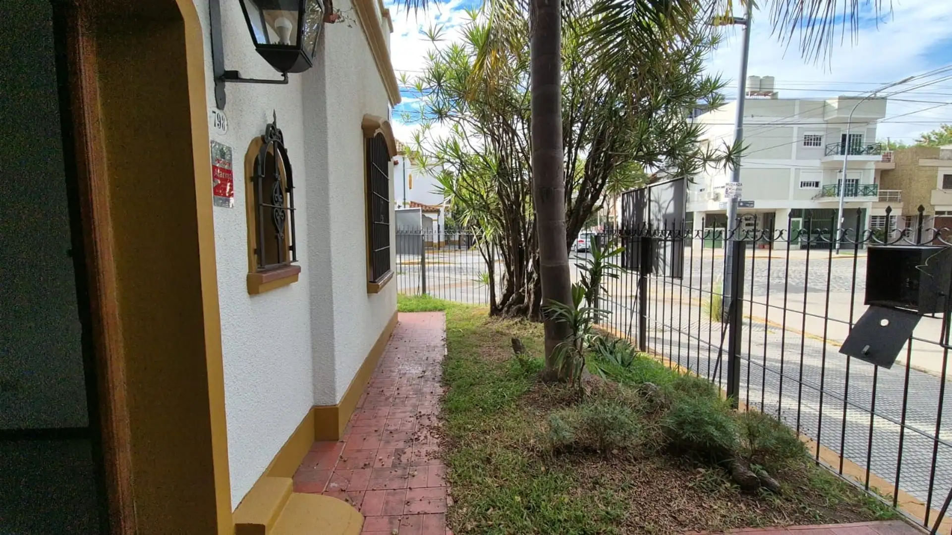 Дом с 4 спальнями в Versalles