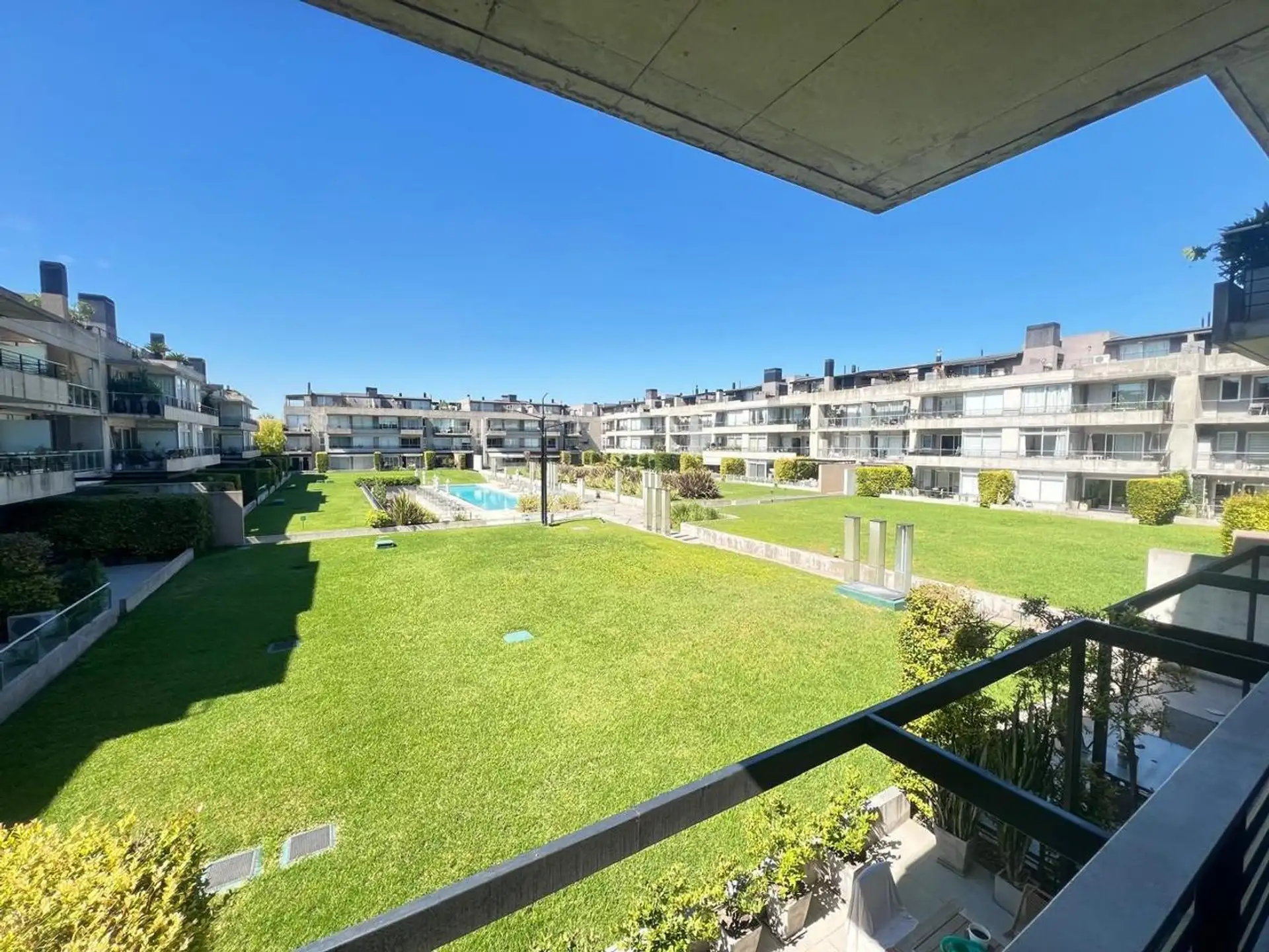 Two-room apartment with covered parking in La Matanza