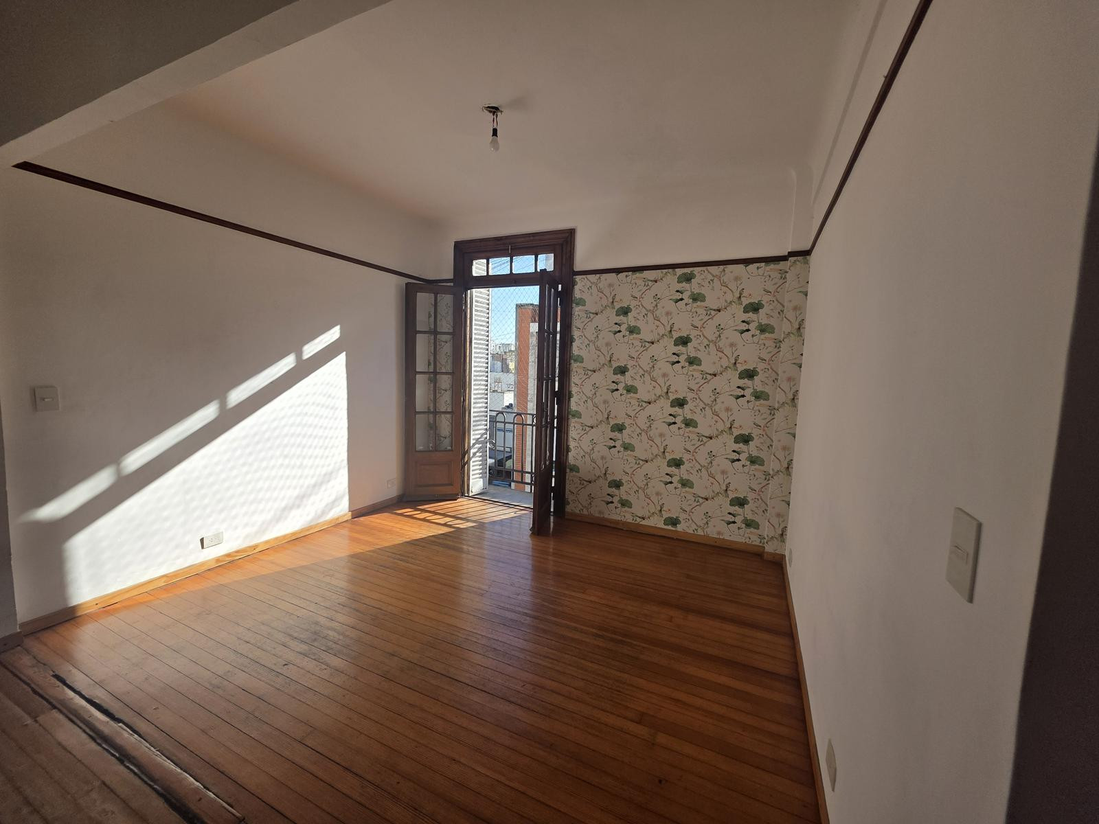 Two-and-a-half-room apartment with 1 bedroom in Monserrat