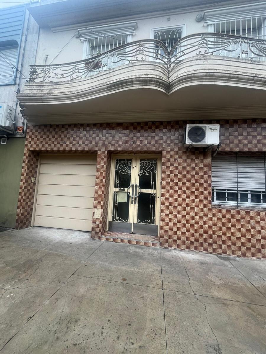 Two-bedroom apartment in Parque Avellaneda