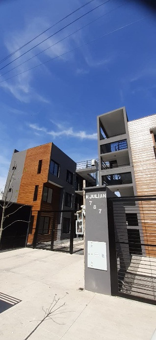 Departamento de 2 ambientes con cochera en Morón Sur