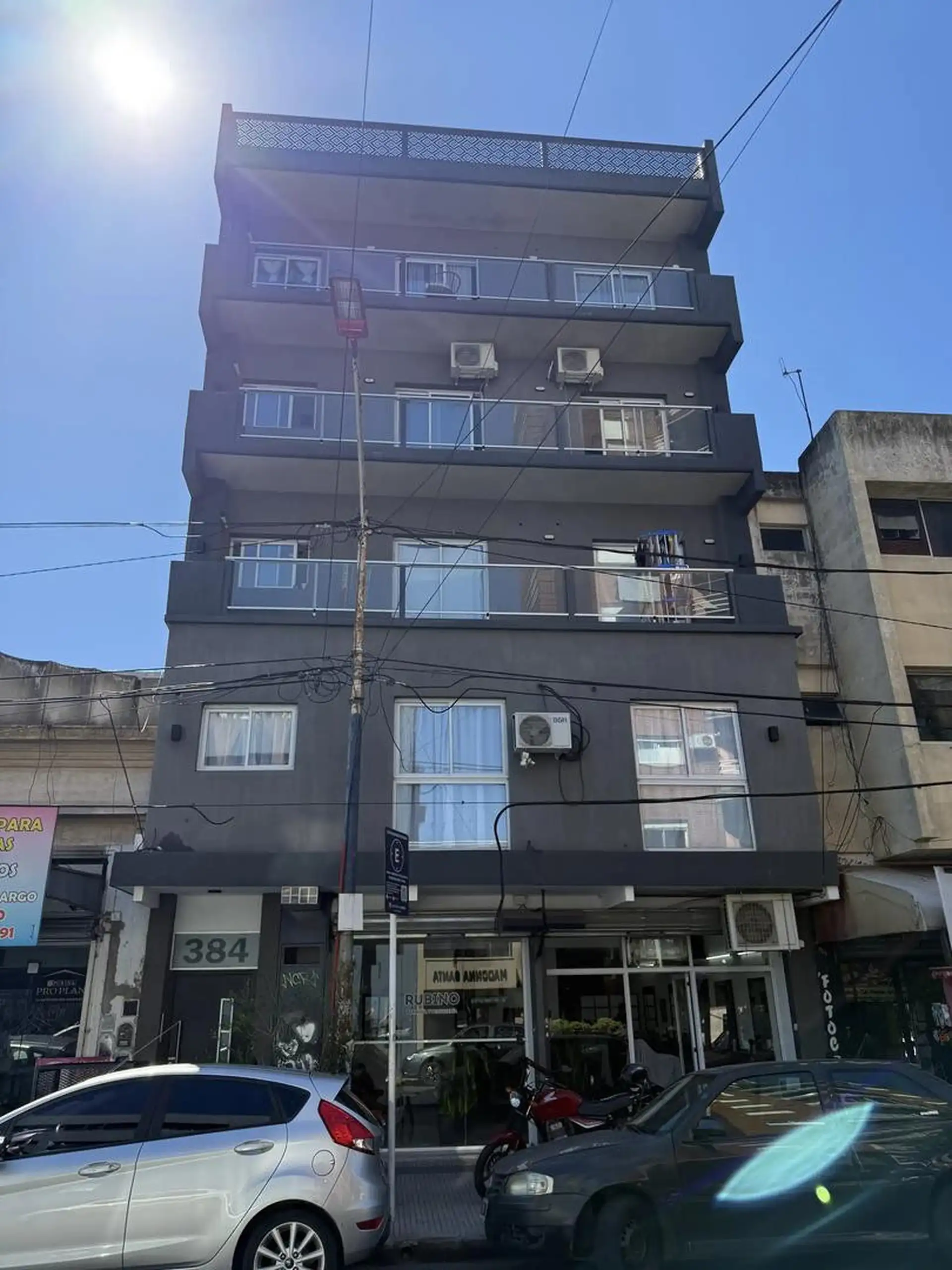 Apartamento de 2 ambientes com 1 dormitório em Morón