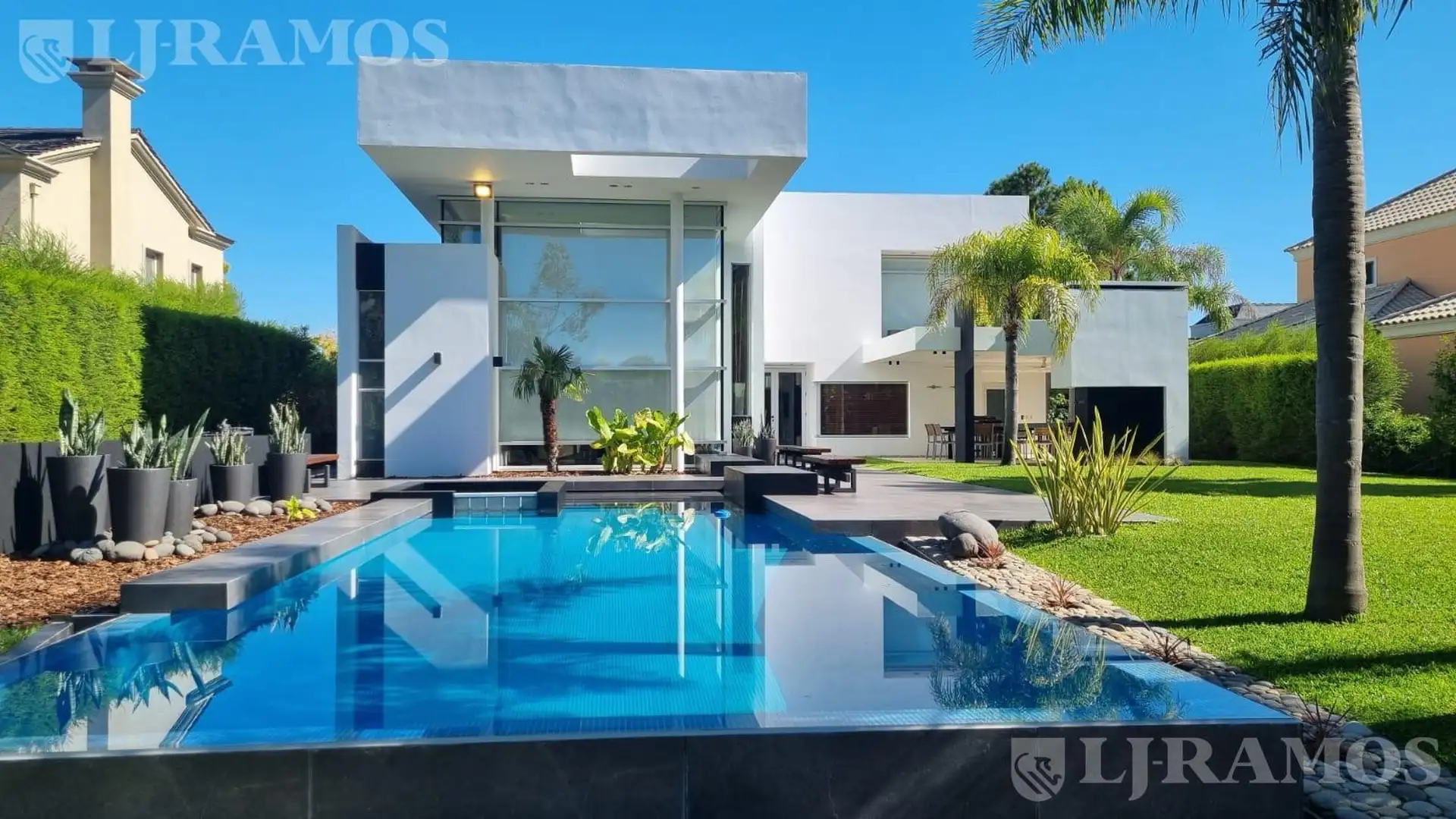 Rationalist four-bedroom house in Nordelta, Tigre