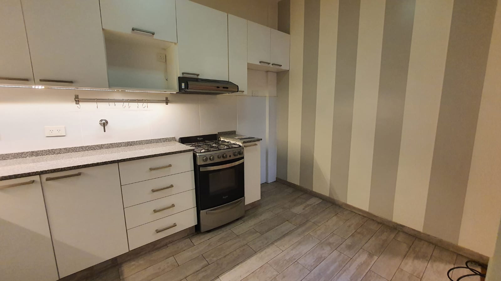 Refurbished three-bedroom apartment in Retiro