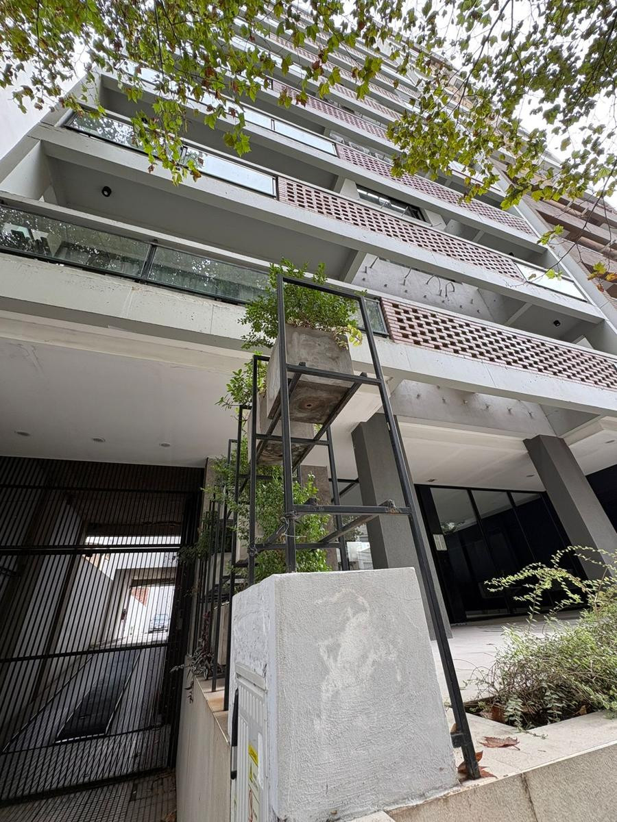 Kitnet de um ambiente com varanda em Lomas de Zamora