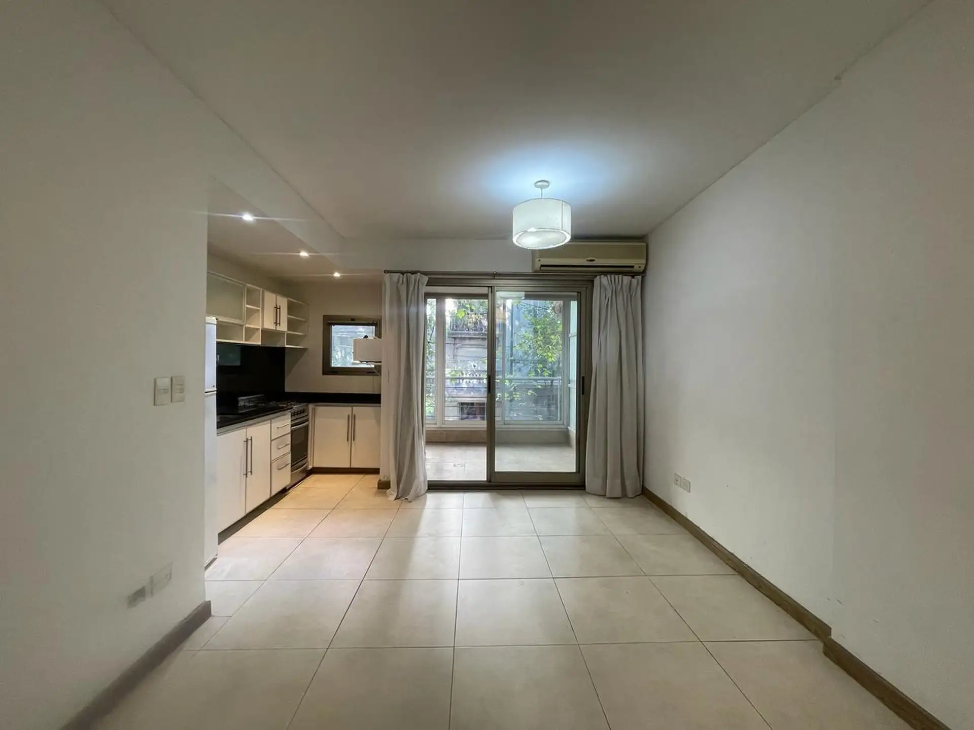 Divisible studio apartment with patio and balcony in Recoleta