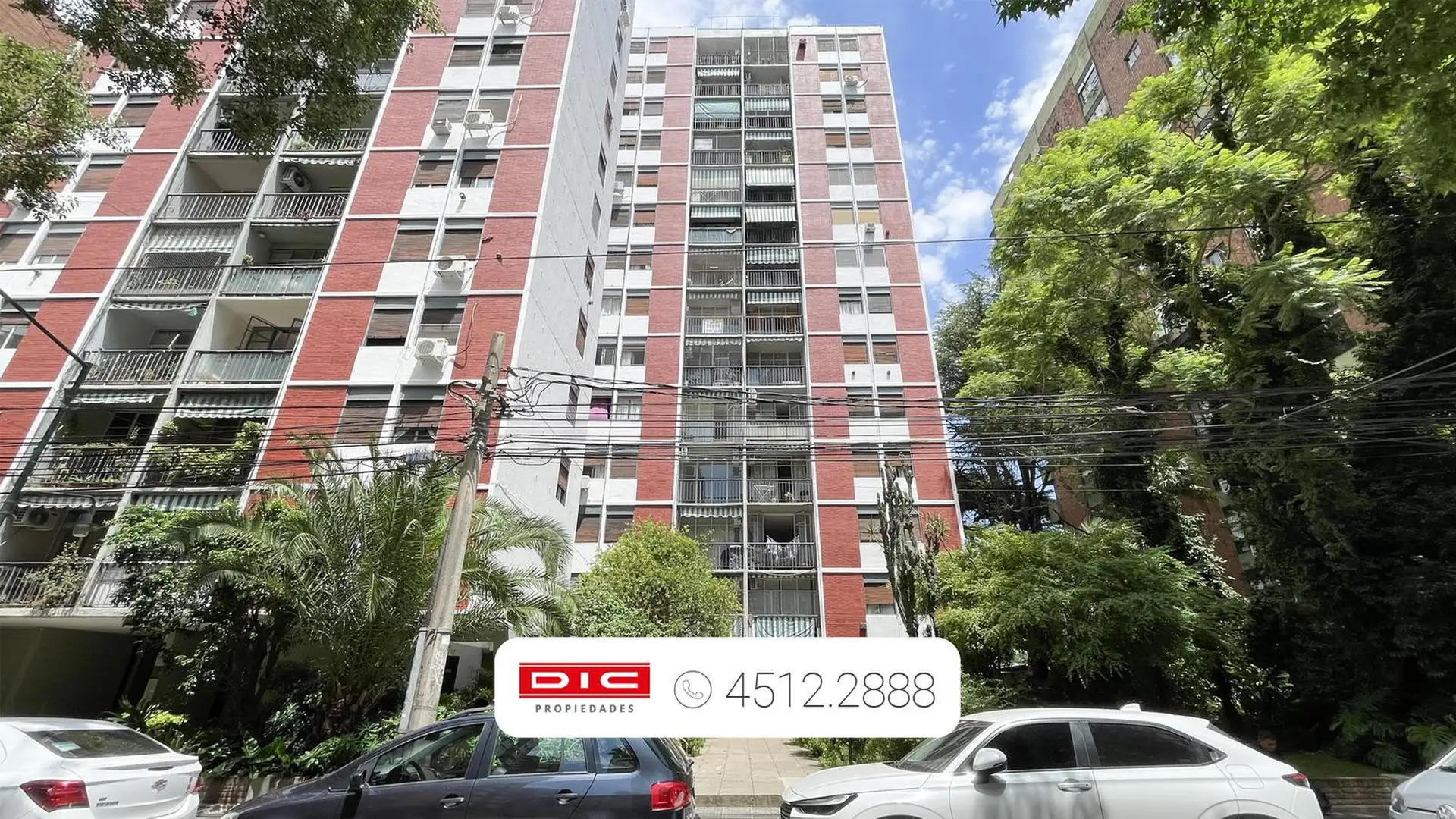 Трёхспальная квартира в Acassuso с балконом, террасой и садом