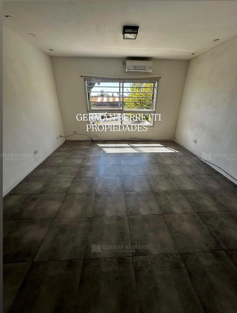 Apartamento de 2 ambientes no primeiro andar em Lanús Este