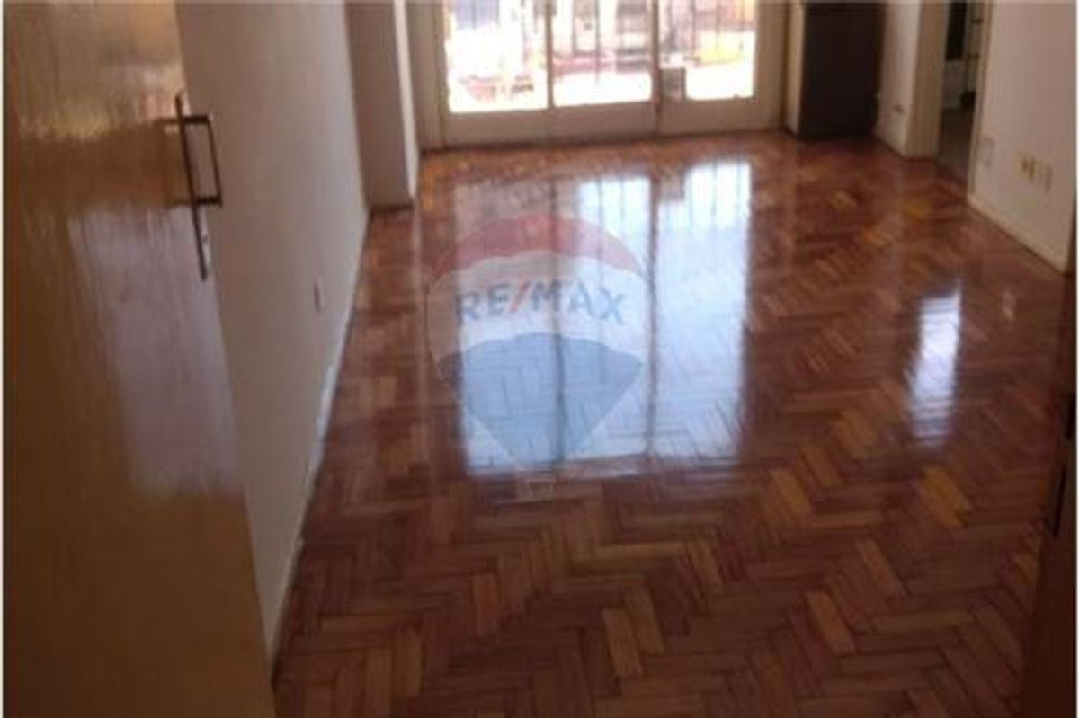 Квартира с 2 спальнями и балконом в Colegiales