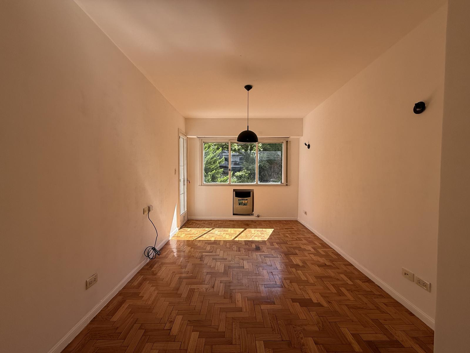 Apartamento de 2 dormitórios com varanda em Recoleta