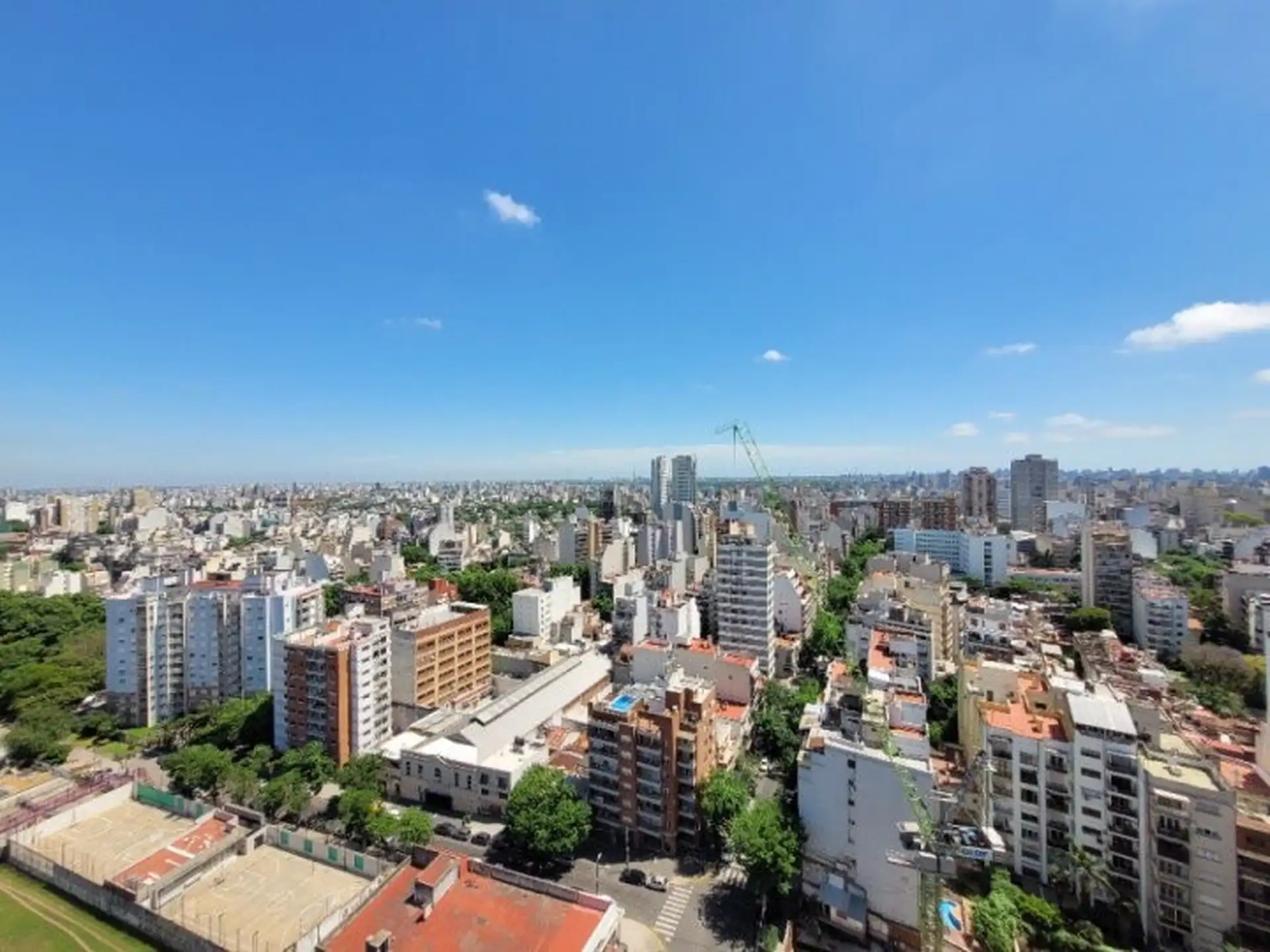 Furnished four-bedroom apartment with service quarters in Caballito
